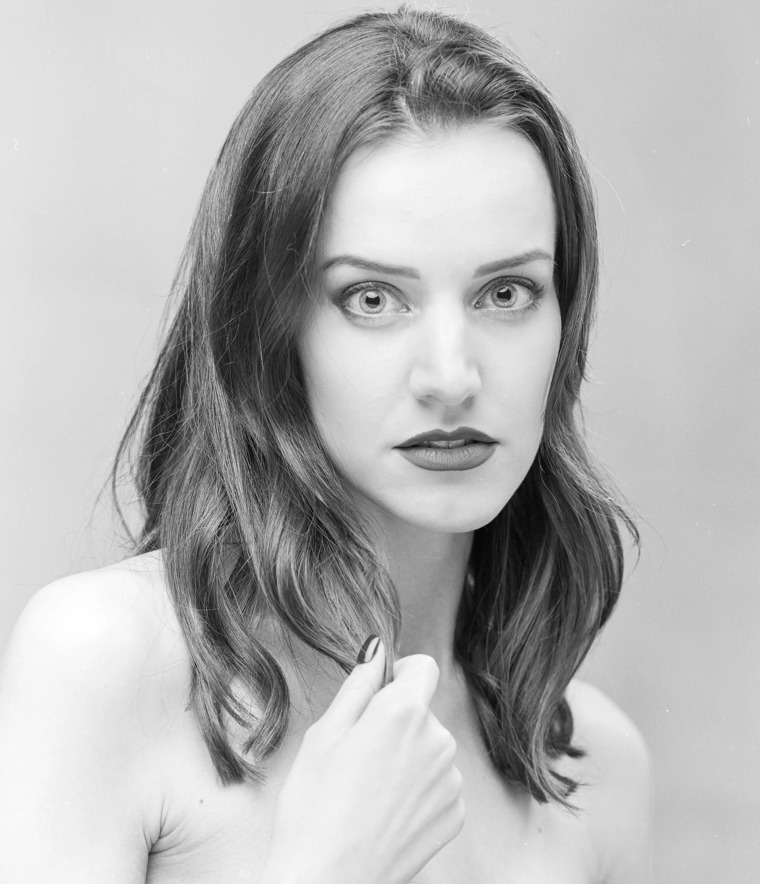 isabelleb&w (2 of 4).jpg