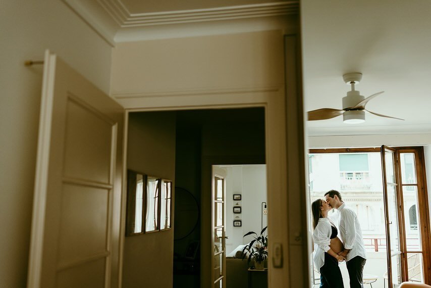HOME 

is where you spend the most time  being pregnant and where you are the most comfortable while being pregnant. Why don&rsquo;t capture that?
 
.
.

#maternitysession #maternitysessionathome #pregnancysession #photosessionathome #swissphotograph