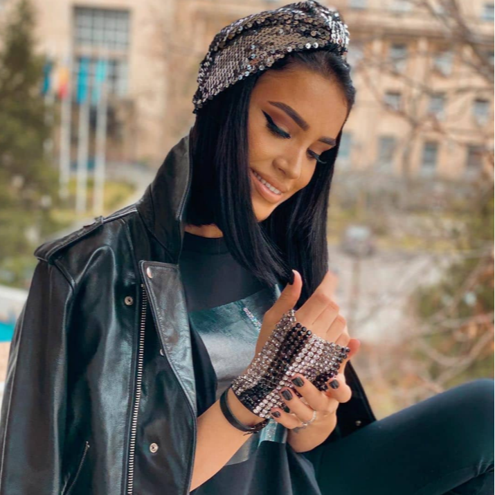 adelina-pestritu-swarovski-glove-luana