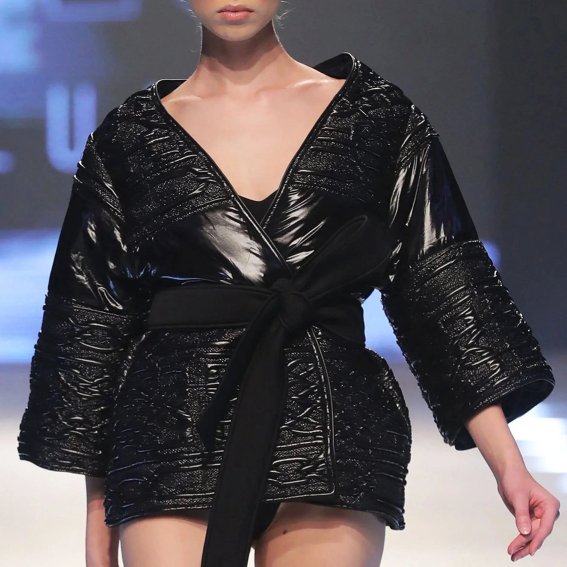 luana-mahfouz-wf19-beirut-fashion-week-lebanese-designer-fashiontv-kimono-stitched-pattern-arabesque-1.jpg
