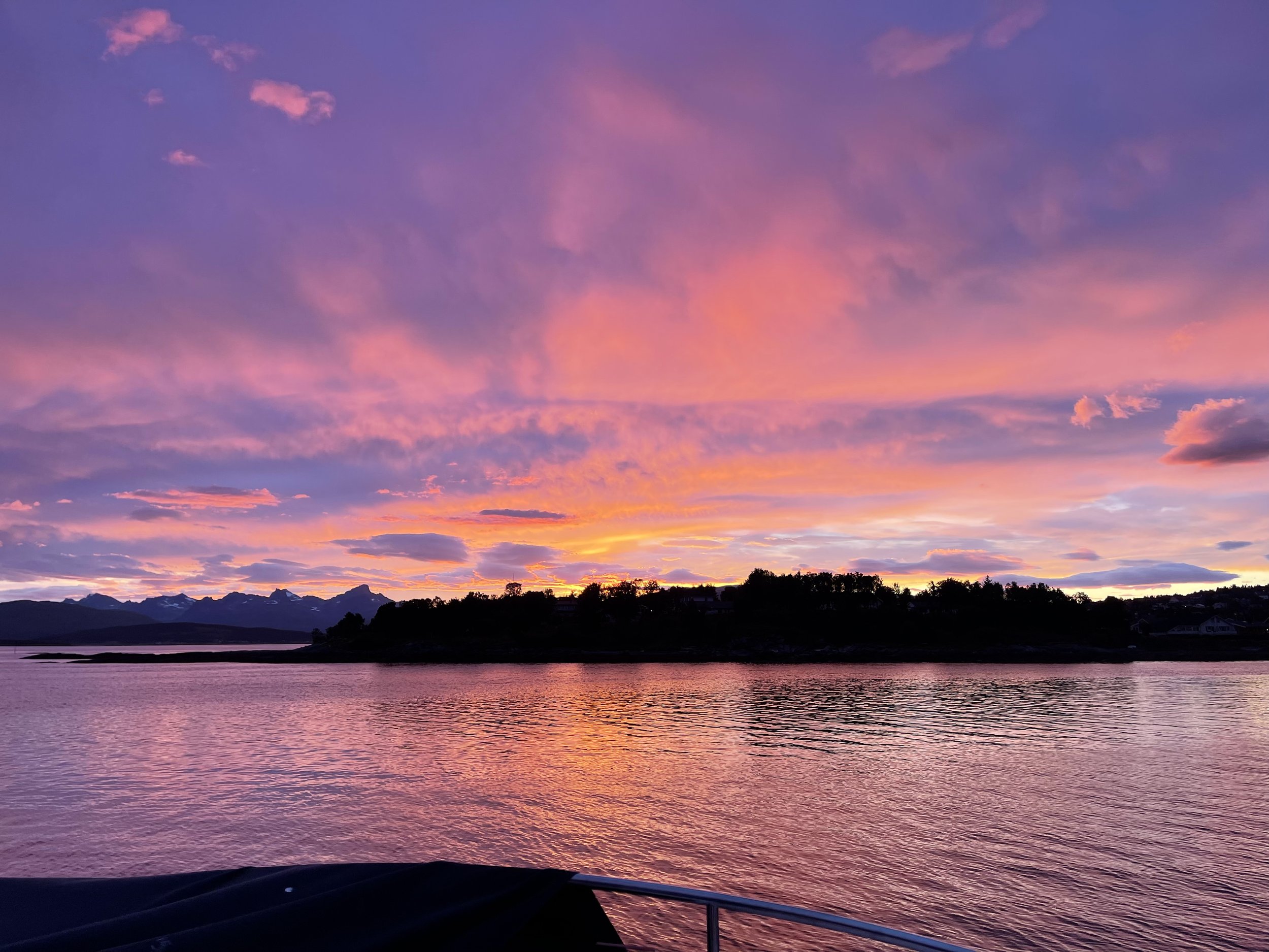 late-evening--midnight-sun-cruise-troms_51365016072_o.jpg