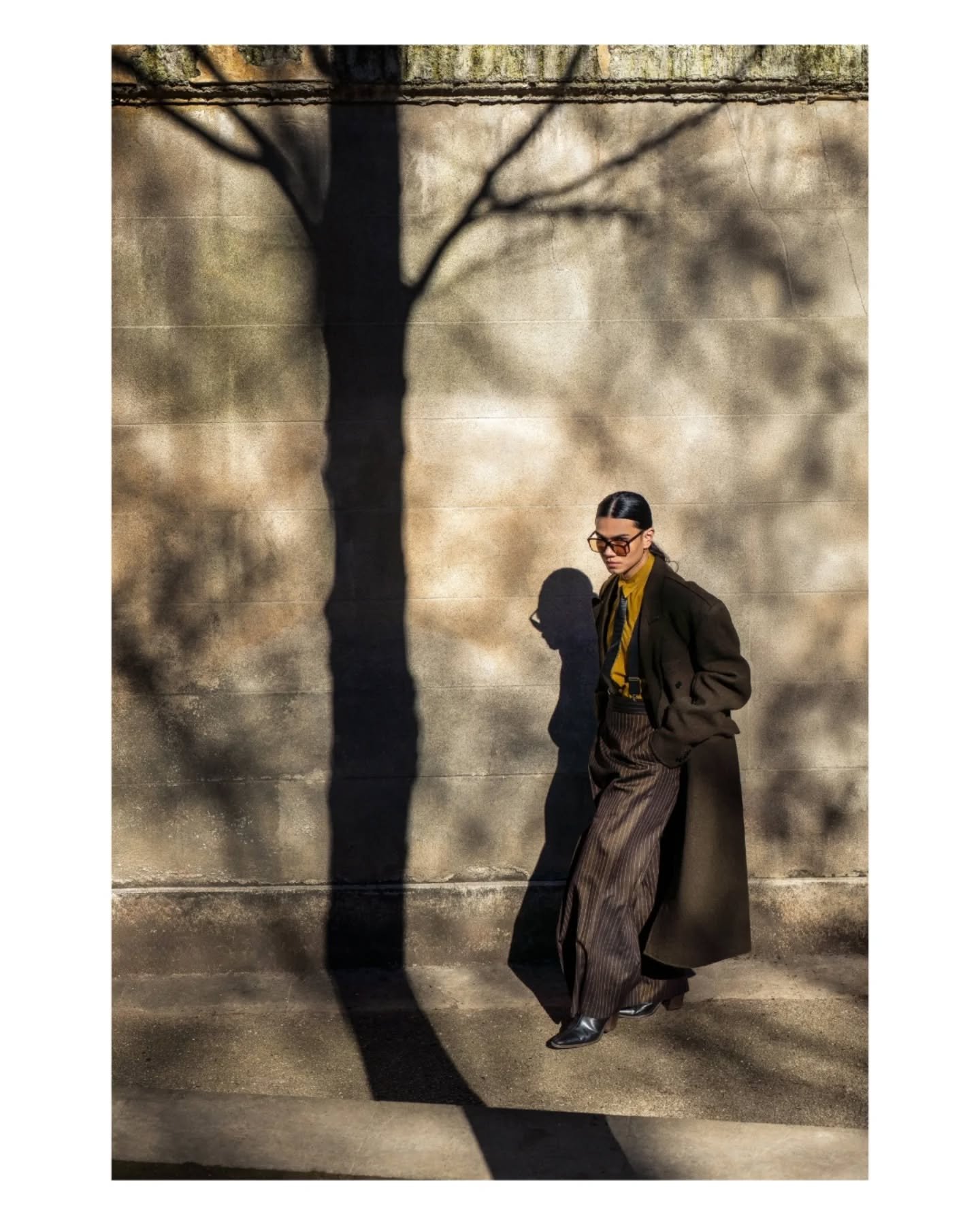 buds break through the mud.

1. i spy @nazreemmusa
2. test w/&nbsp; @maevaa_lb
3. carmel. or not all is lost (rickalarcon.com/blog).
4. looking down on the globe
5. glimmer and vast

#paris #portrait #flowerbuds