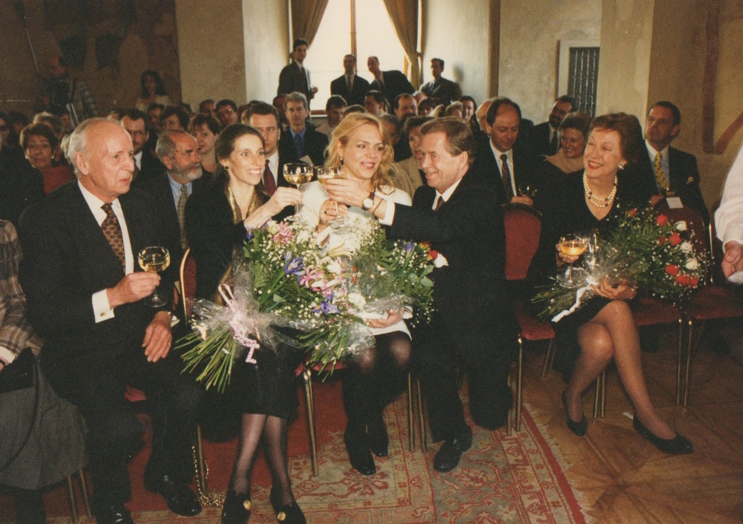 Alexandra Lobkowicz toasting with Czech President Vaclav Havel and his wife, with Martin Lobkowicz (L) Brooks Lobkowicz (R) at the opening of the first ever public display of the Lobkowicz Collections at Nelahozeves Castle on 1 April 1997. Other dignitaries behind are Minister of Culture Tigrid, Prime Minister Tosovsky and Jenonne Walker, the American Ambassador
