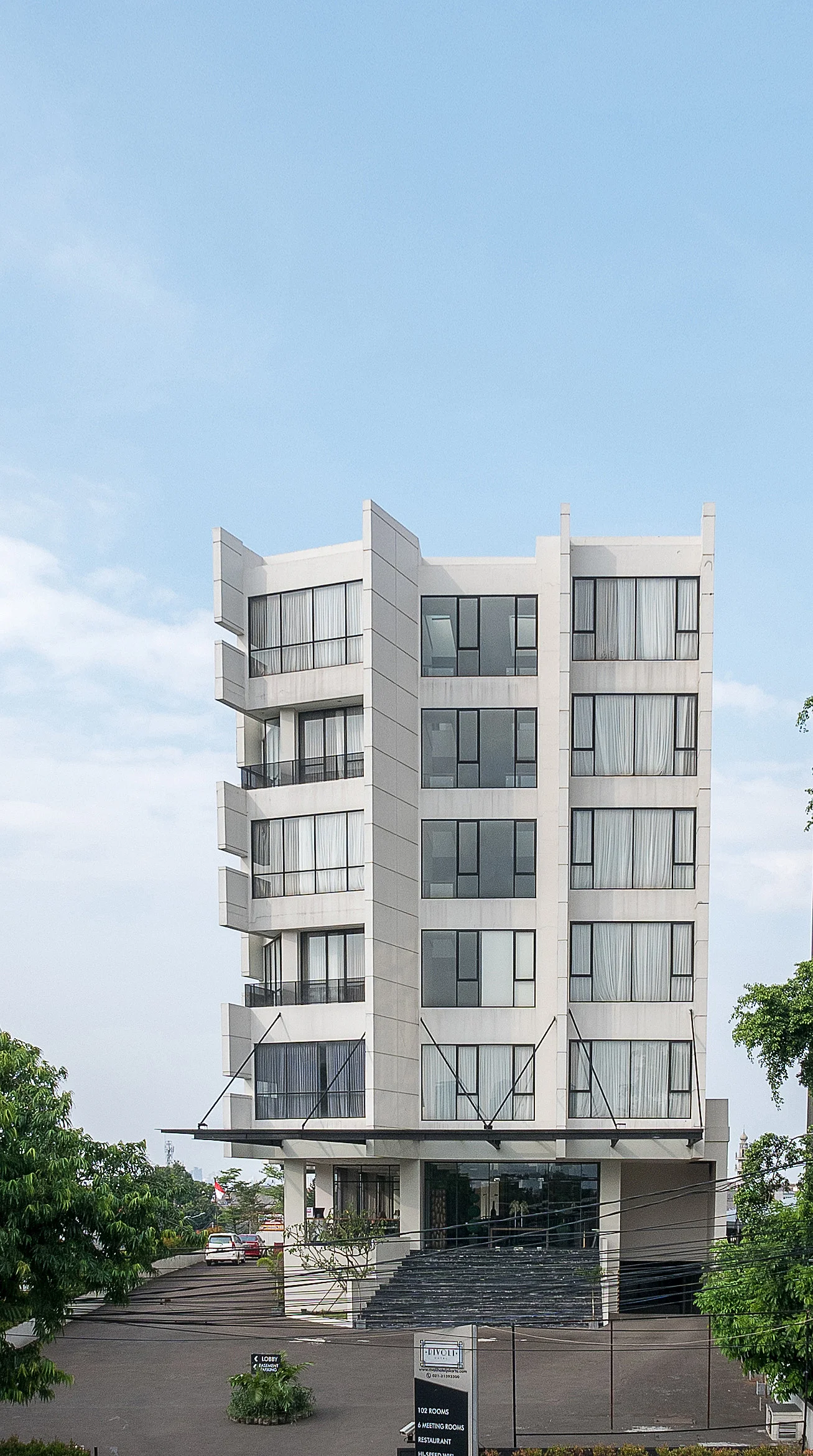 _1070517-Web-Display Sharpen.jpg