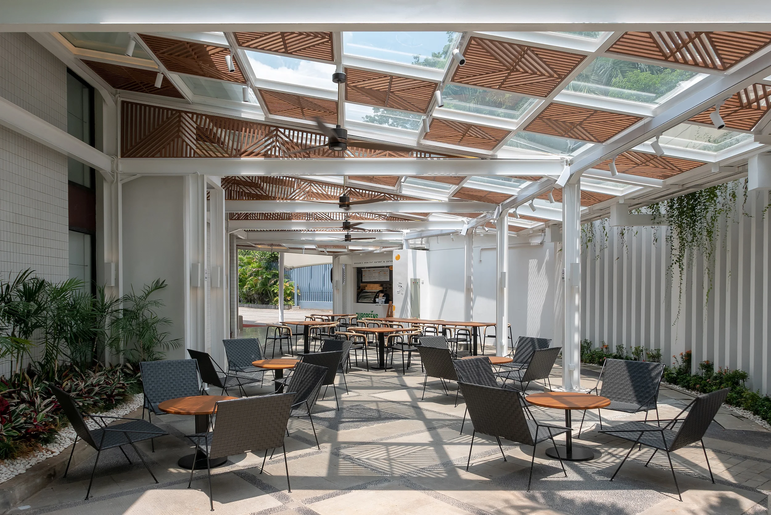 Erasmus Huis - Bayan Studio 15.jpg