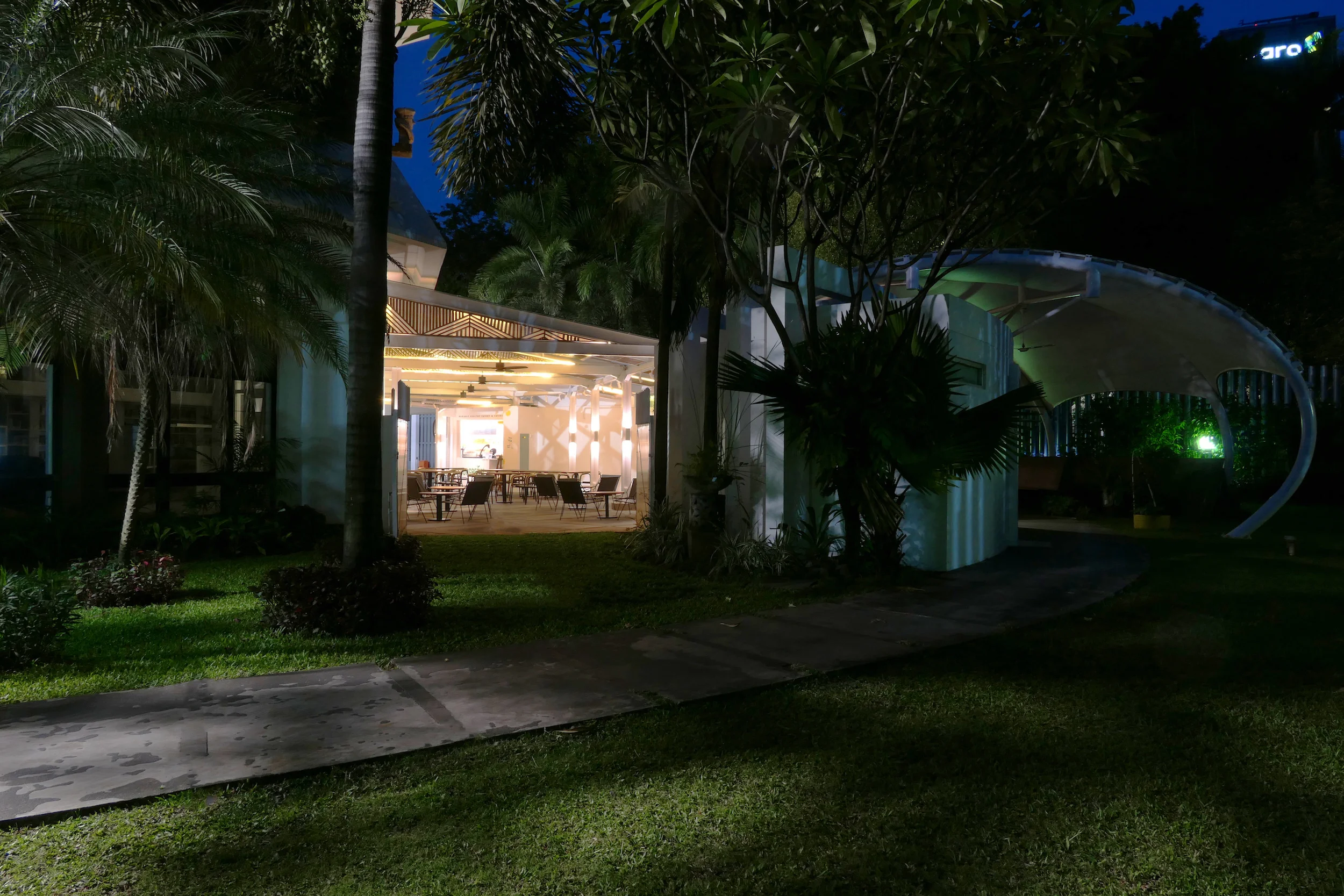 Erasmus Huis - Bayan Studio 31.jpg