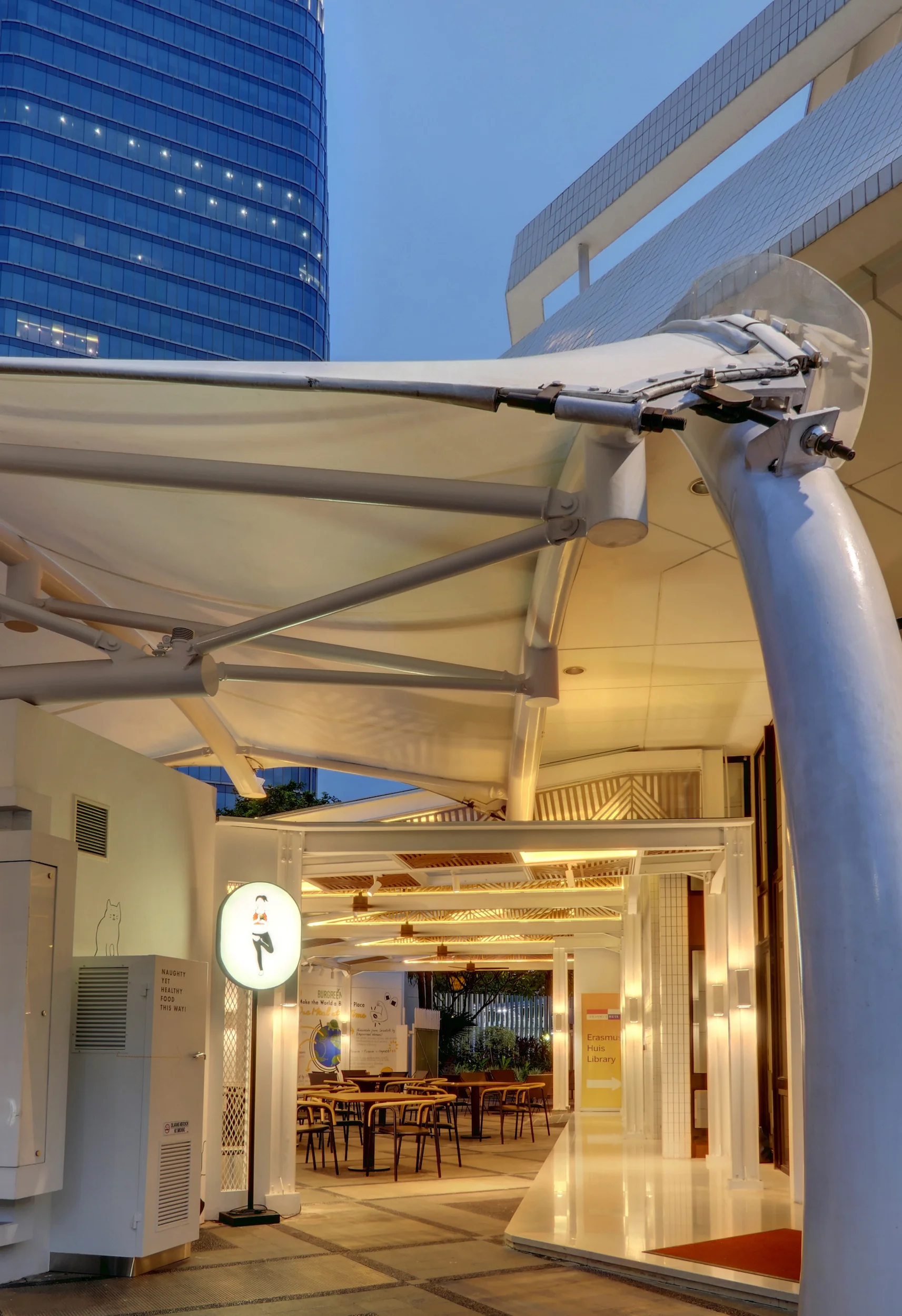 Erasmus Huis - Bayan Studio 34.jpg