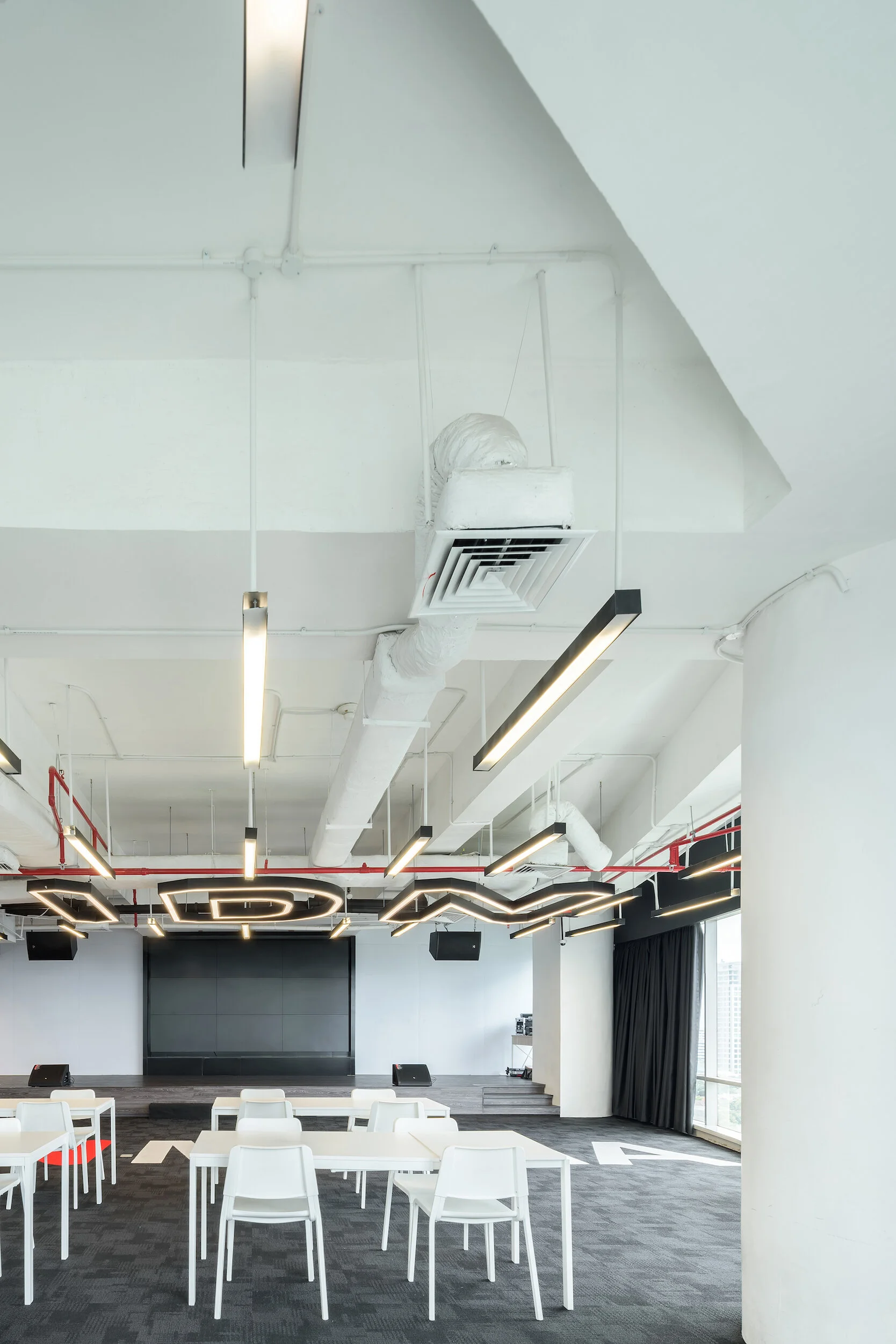 WEBSITE_IDN Office_4382.jpg