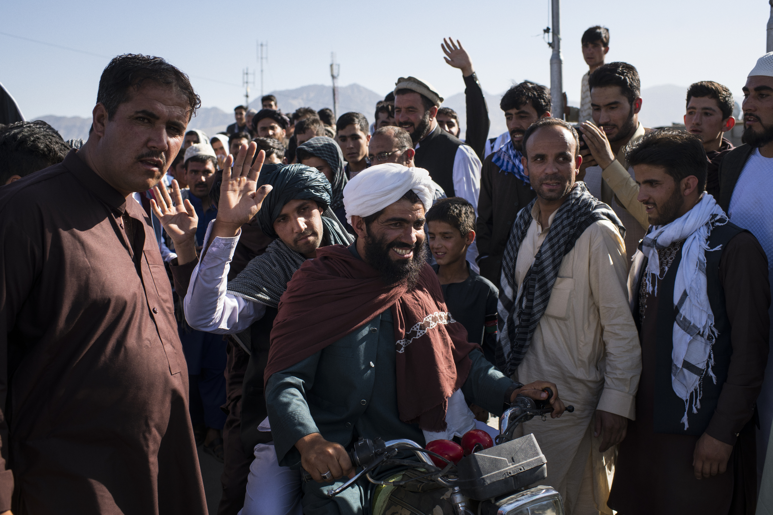  On the second day of an overlap in unilateral ceasefires ordered by the Afghan government and Taliban leadership, respectively, for the first time since they were ousted from power in 2001, members of the Taliban and their supporters openly entered 