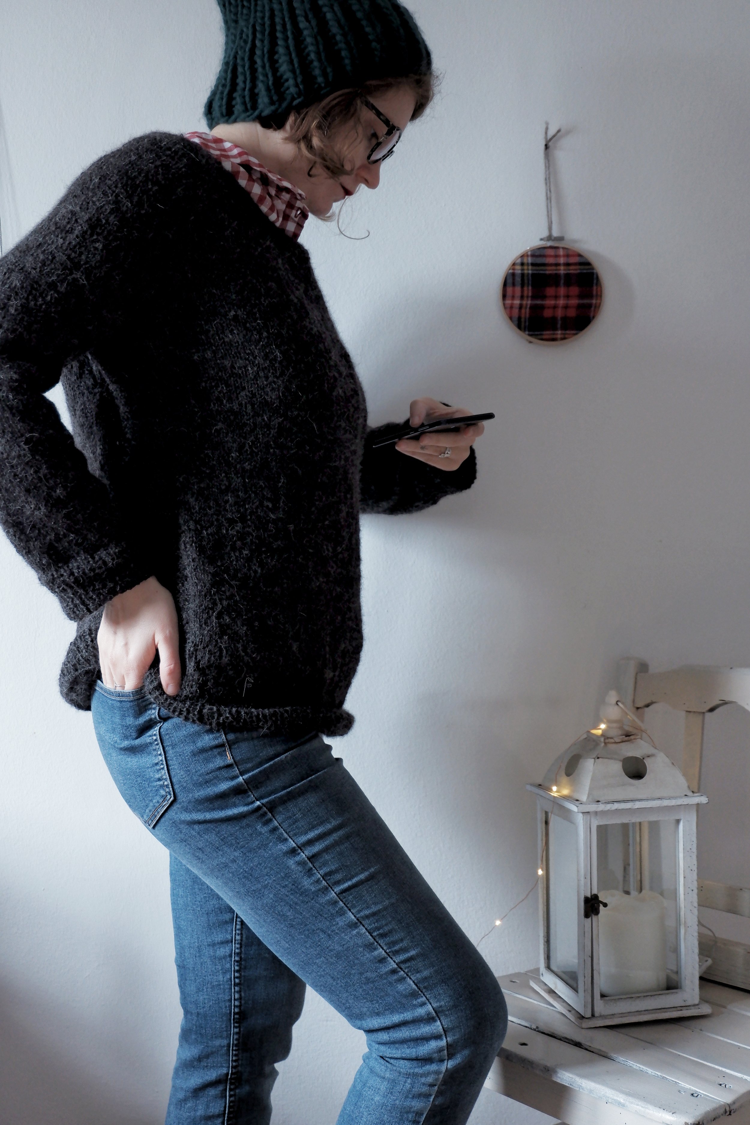 Calmfluencer Sweater_04.jpeg