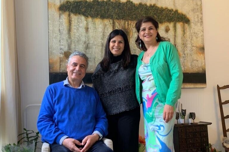 Hammoud Chantout (left) and Oroubah Dieb (right) with Majdoline Ghezawi of Dar Al-Anda (center) in Hammoud’s home studio in Créteil, France.