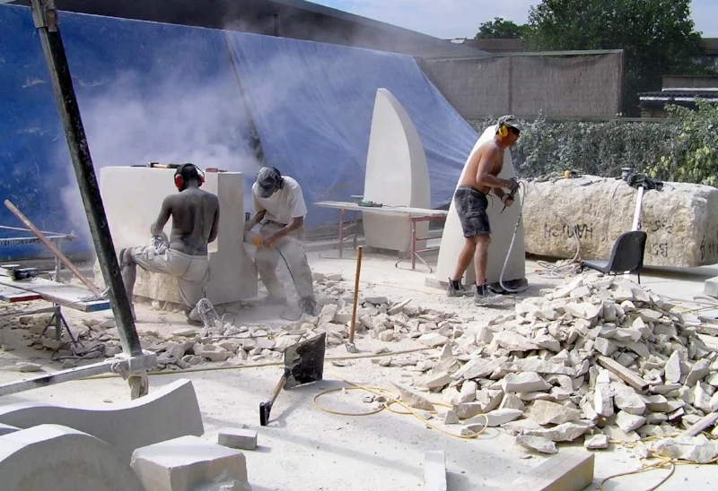  studio construction and carving 