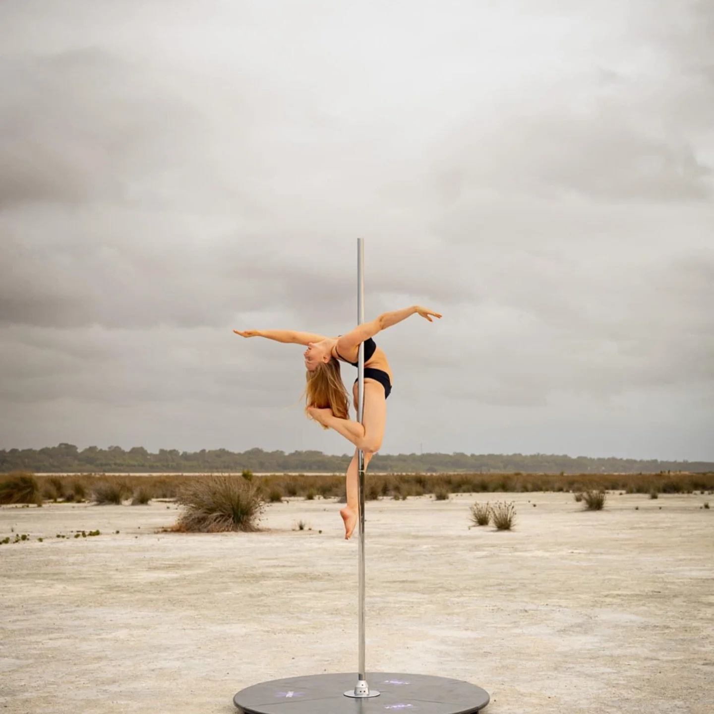 ✨FREEDOM STUDIO TOP 12 ✨( 1-6)
What a year to celebrate 🙌 these are just a handful of the standout moments !! 🤩

1️⃣Beautiful Photoshoot photos back from Brooke 😍 
2️⃣Jon launched the Polesque course 💃 
3️⃣Pole retreat 2025🥳
4️⃣Lyra photoshoot p