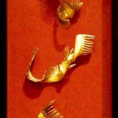 Bronze Combs