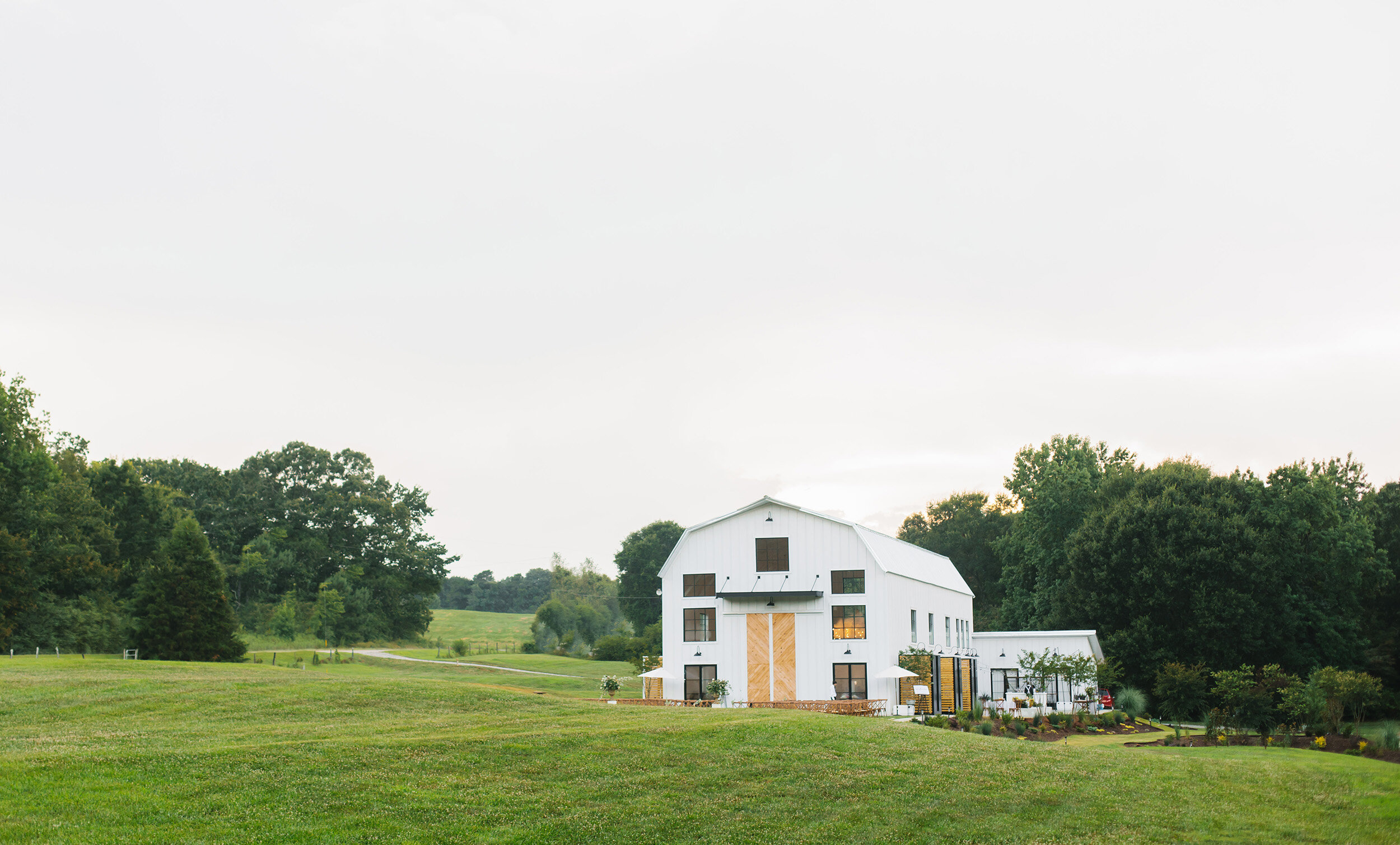 White-Barn-Wedding-Dash Photography-9038-edt-web-02.jpg