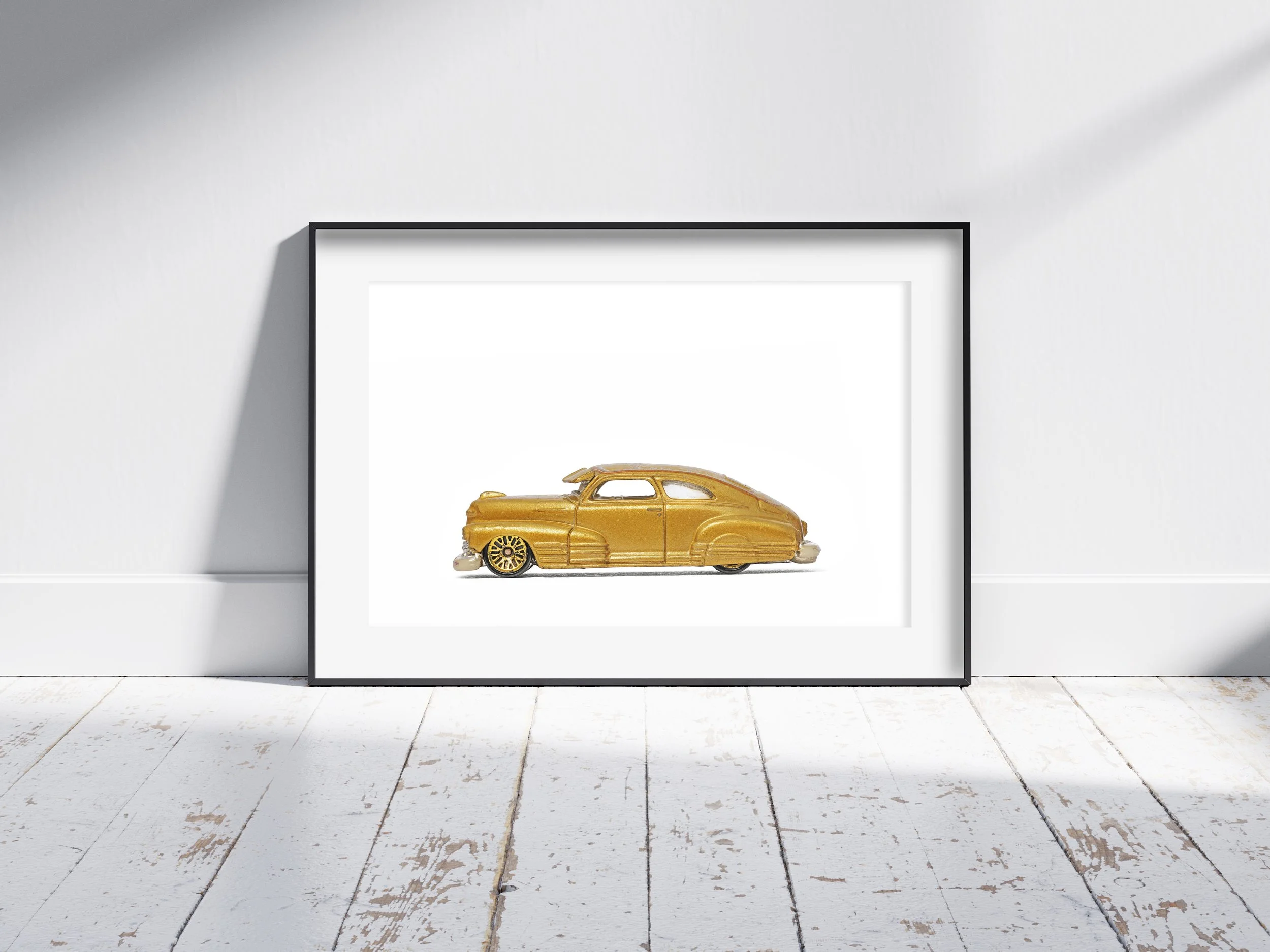 car_mockup_poster_gold_fifties_coupe.jpg