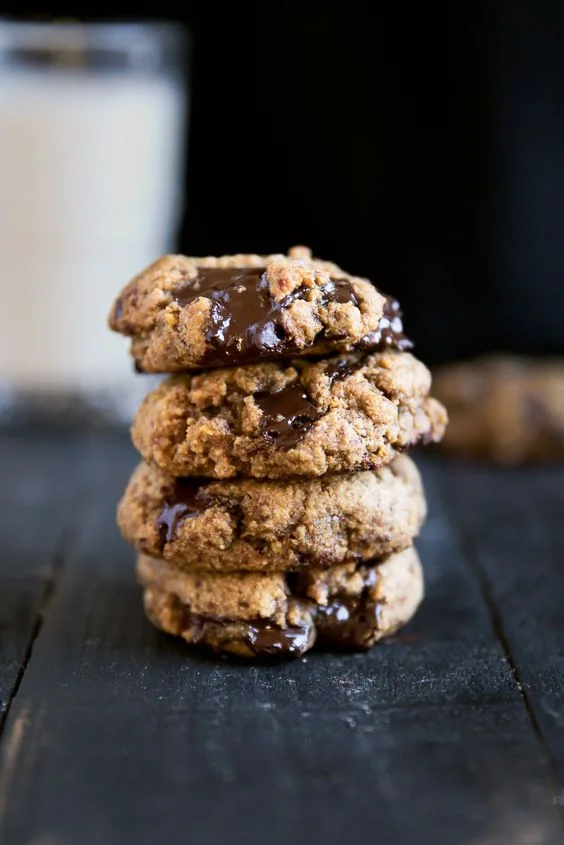 Paleo Chocolate Chip Cookies 