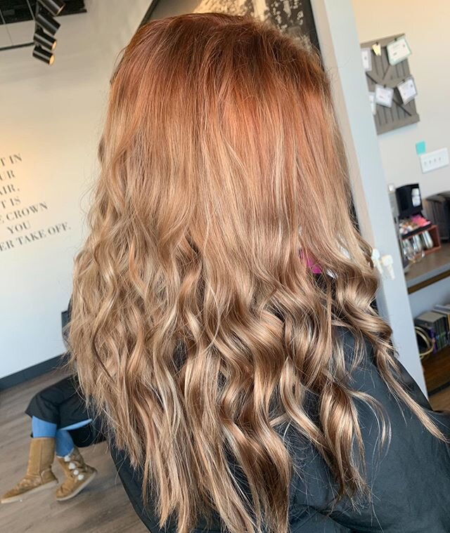 @madhabitss  #warmbalayage #warmblonde #hairstylist #redken #haircolorist #blondehair #hairstyles #studio815rockford #hair #haircolor