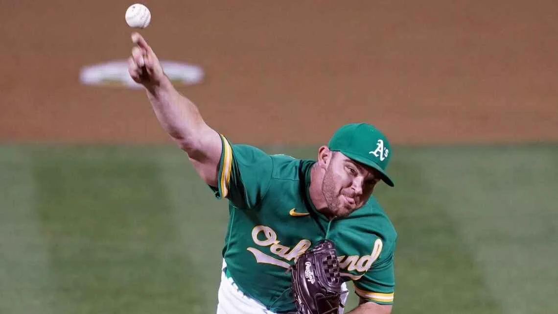 How top MLB closer Liam Hendriks channeled his inner dragon | ESPN 