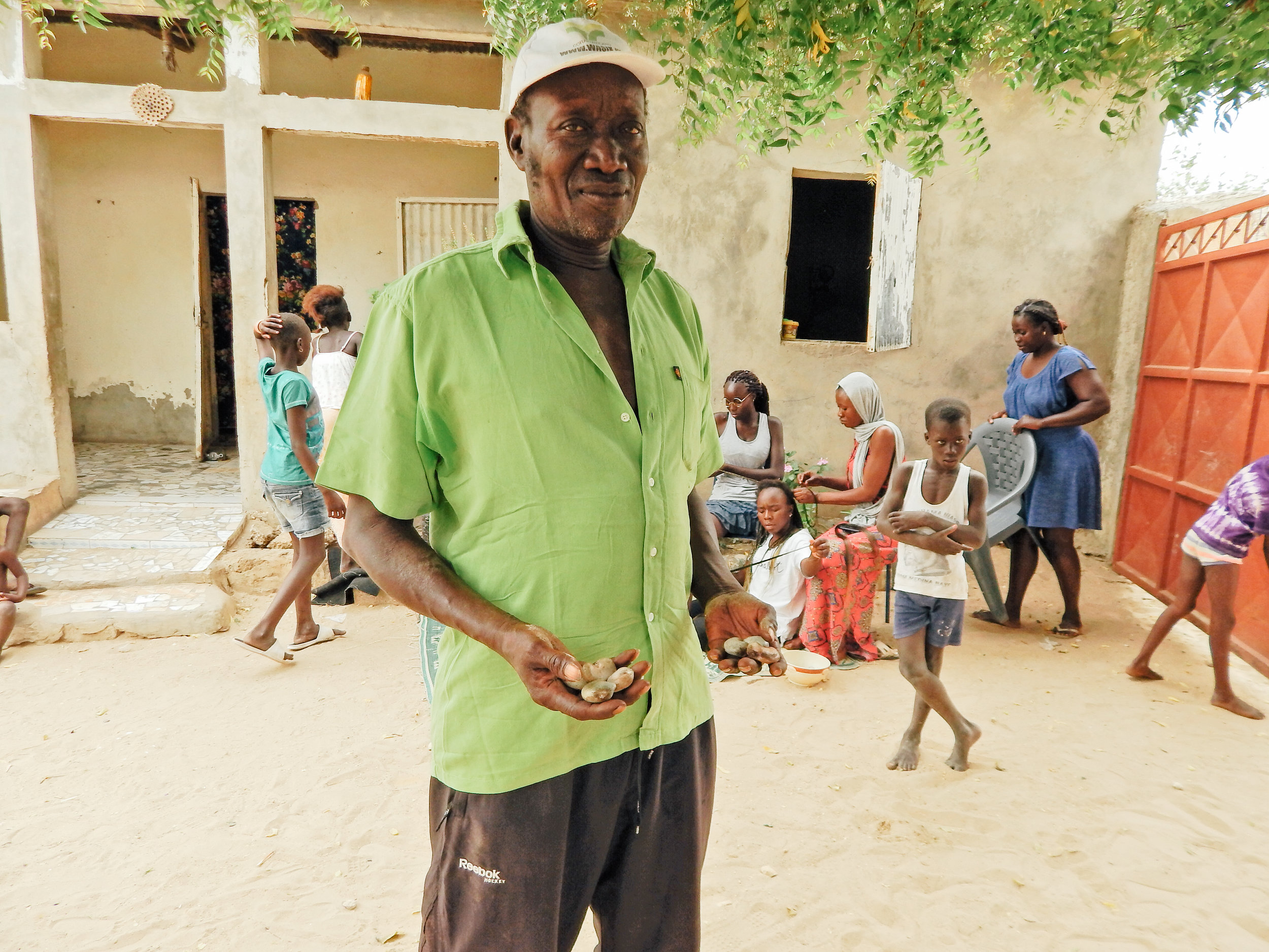  Fatick, a local cashew producer 