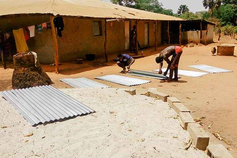  Organizing the roofing material 