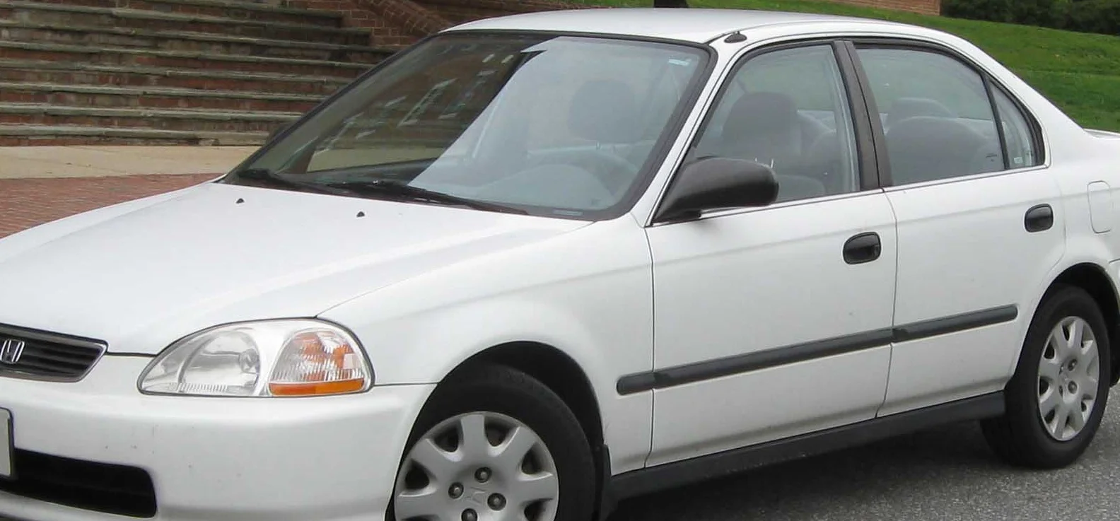 96-98_Honda_Civic_LX_sedan.jpg