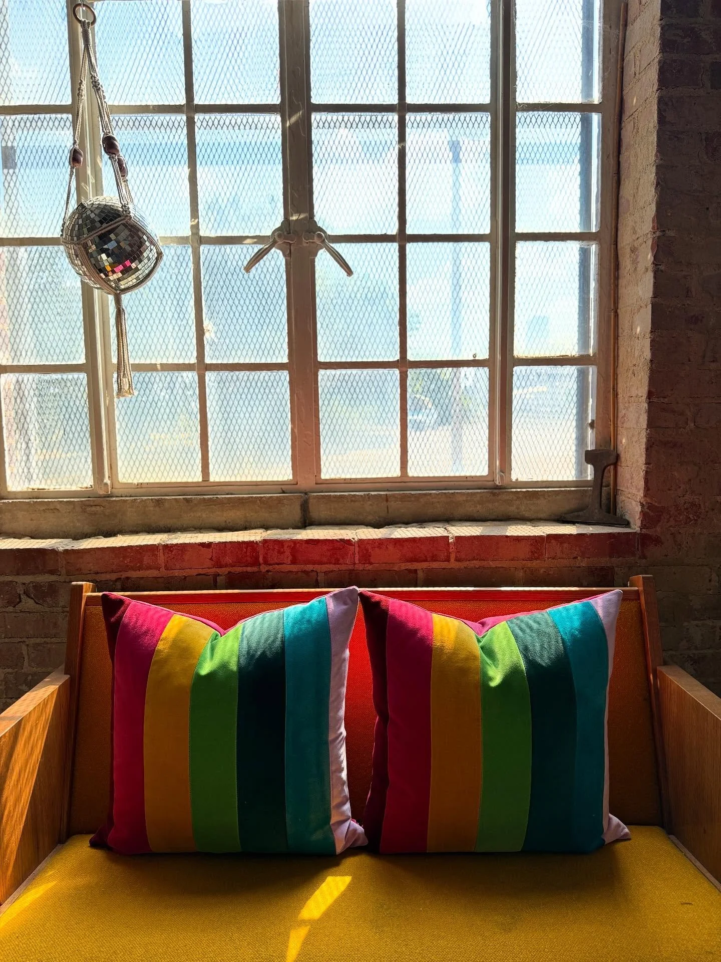 🌈🤤😍💞❤️&zwj;🔥
Custom rainbow velvet pillows for @ariana_weird that I can&rsquo;t stop thinking about!! I pieced together different velvets to make this juicy rainbow fabric for these pillows! The back is a solid hot pink velvet that includes a zi