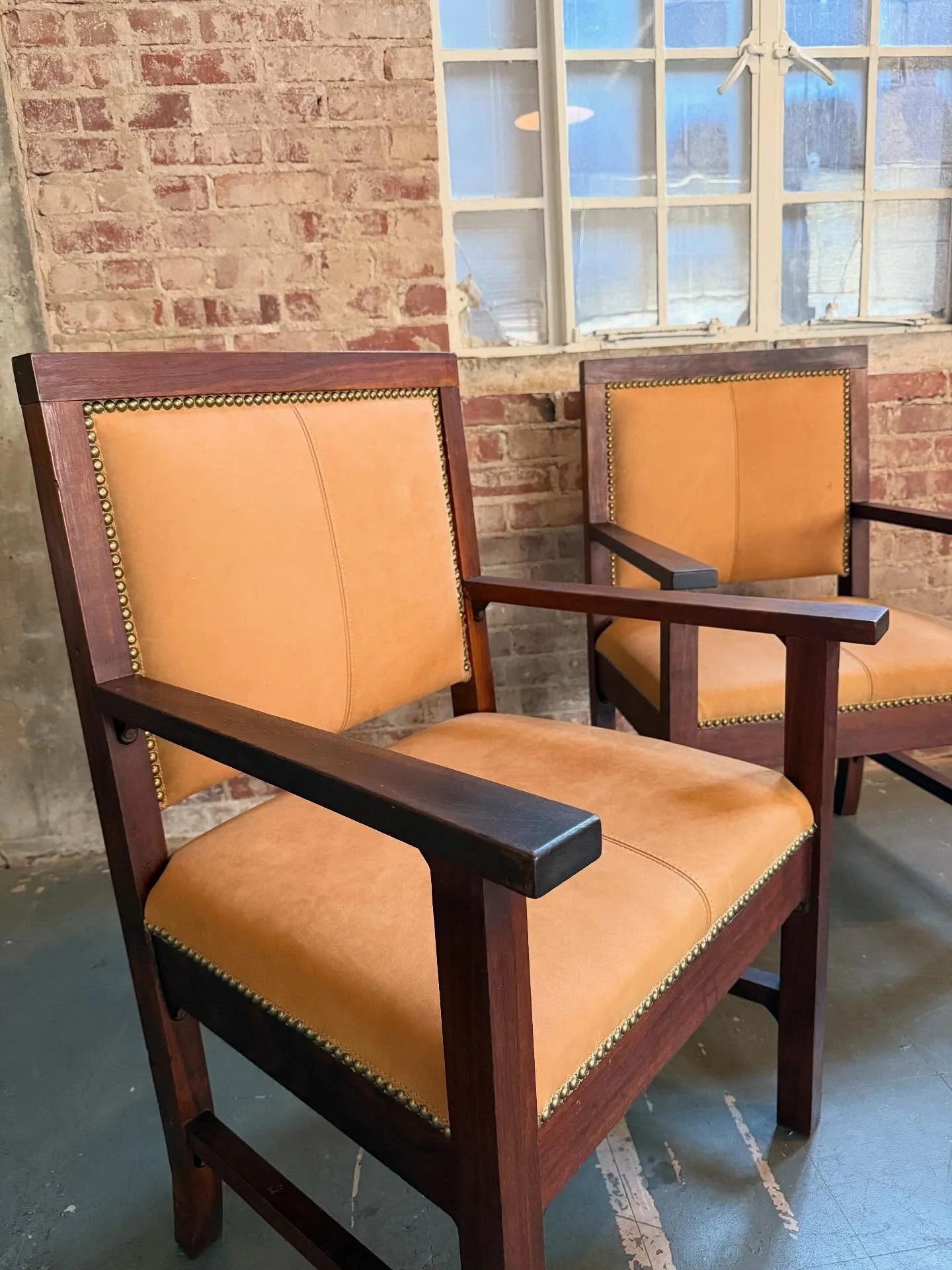 These chairs are one of my fav projects I have ever done! @kdlane66 asked me to reupholster these chairs in her leather couch cushion covers from a old sofa. Repurposing her old cushions made for such a fun project because it was almost like putting 