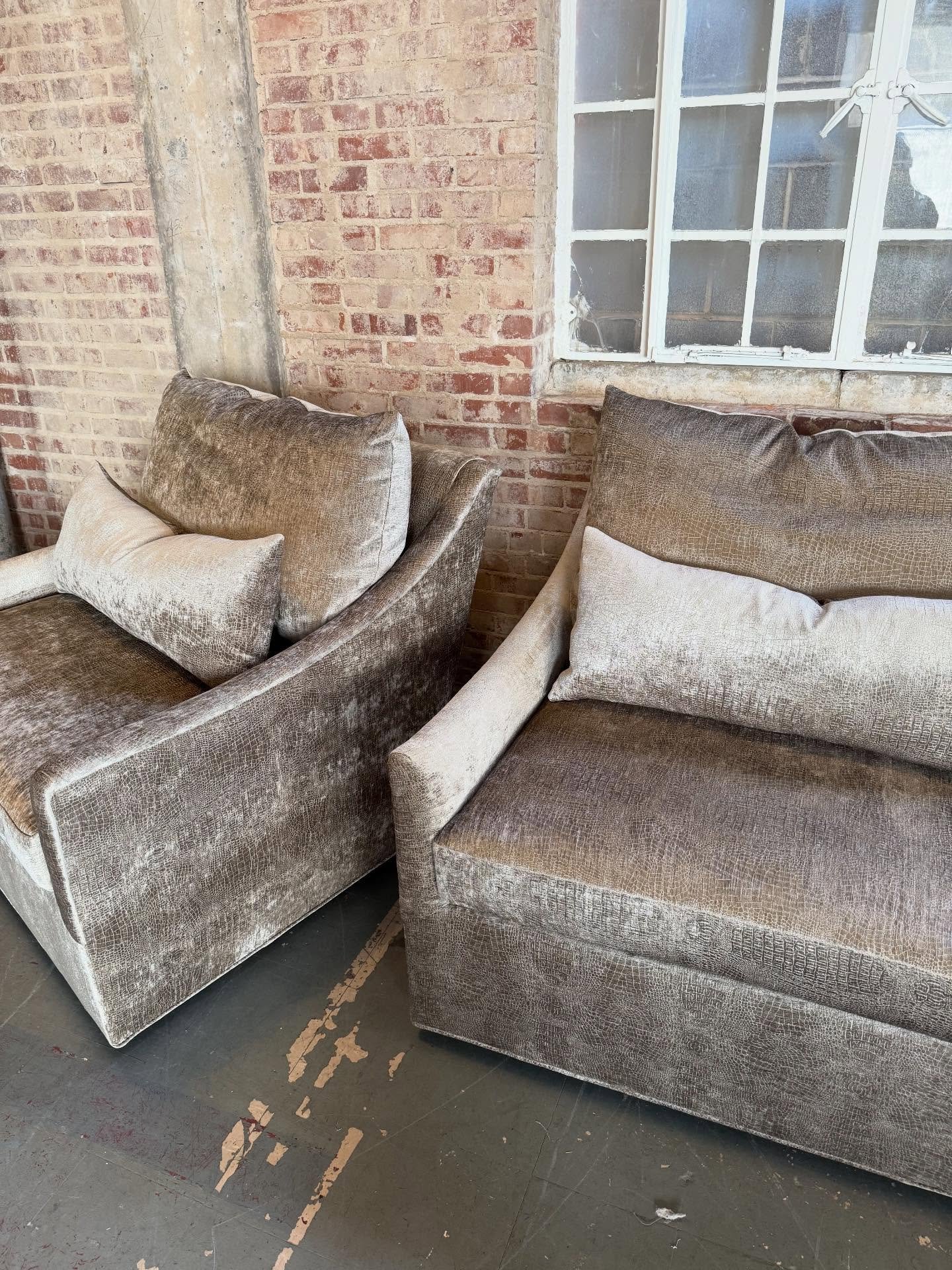 ✨H U G E✨ chairs for @winterhouseinteriors!
These are practically love seats &amp; all I wanna do is curl up in one of them with a book! 
We reupholstered them in this fun reptilian cut velvet fabric picked out by Steve Winters from Winter House.

Sw