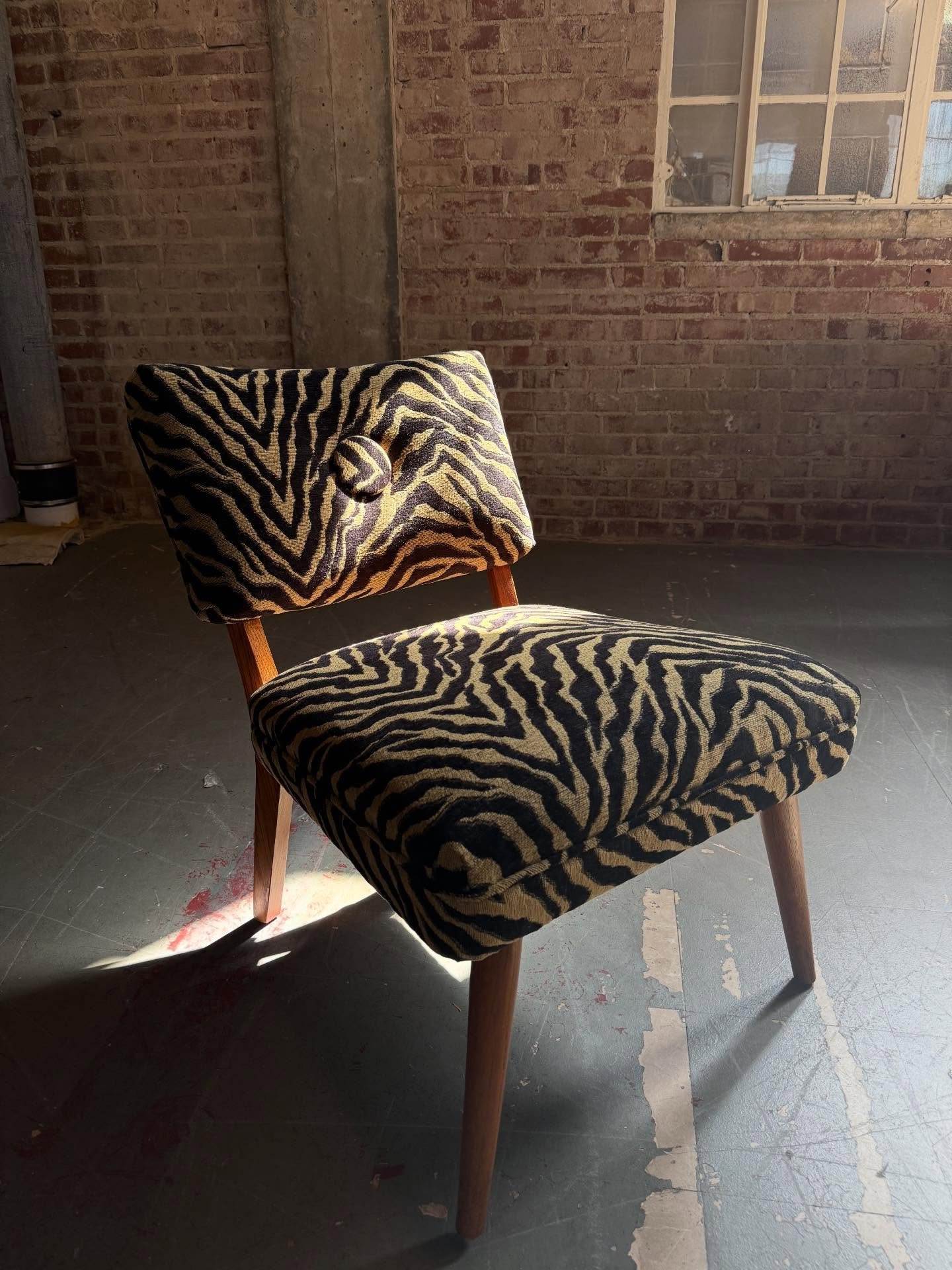 🦓🐯WILD THING🐯🦓 but what&rsquo;s actually wild is the transformation from the before. I replaced all the foam in this chair and ended up restyling the seat. The original did not have a band with cording but I added it because I think it brings mor
