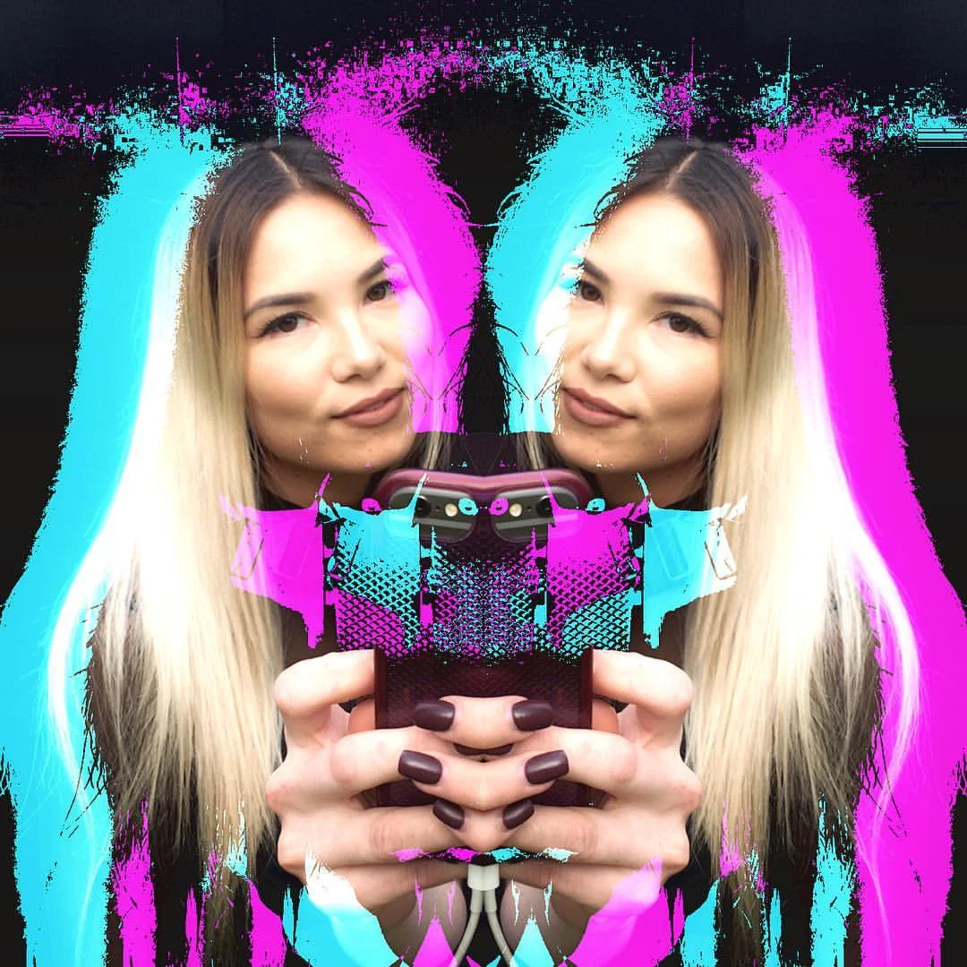 sarah-from-frankiecollective-popped-by-uncle-kks-psychedelic-photobooth-after-dashumans-show-at-fvded2016-----portraits-expiramental-glitch-glitchart-newmediaart-newmedia_27947359712_o.jpg