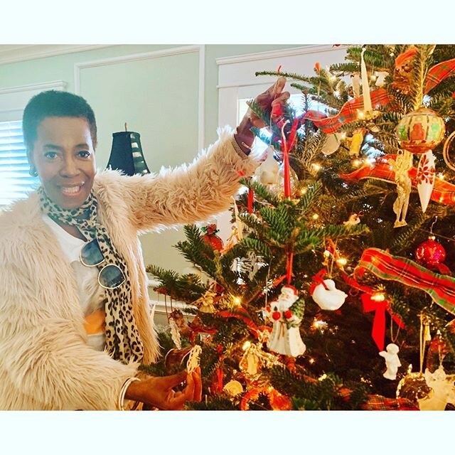 J O Y F U L N E S S 
Hanging #ORNAMENTS &amp; Spreading #JOY!!! Got In Time To Hang My #Ornament On My Friend @gracetrofa6&rsquo;s #BEAUTIFUL Tree!!! #TheSPIRITOfChristmas #MerryChristmas!!!
🎄💖🎄💖🎄💖🎄💖🎄💖🎄