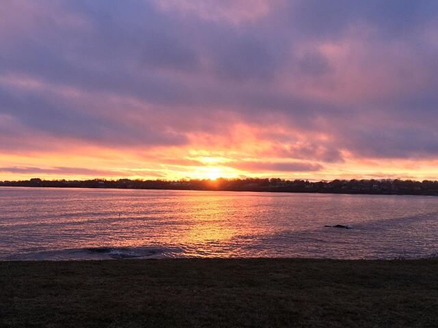 BLESSED
#LastSUNSETOfTheYear...
#LastSUNSETOf2019...
#LastSUNSETOfTheDecade
#NPTRightNow...
#NewportRI...
#NoFilter!!!
🌄🧡🌄🧡🌄🧡🌄🧡🌄🧡🌄🧡🌄🧡🌄