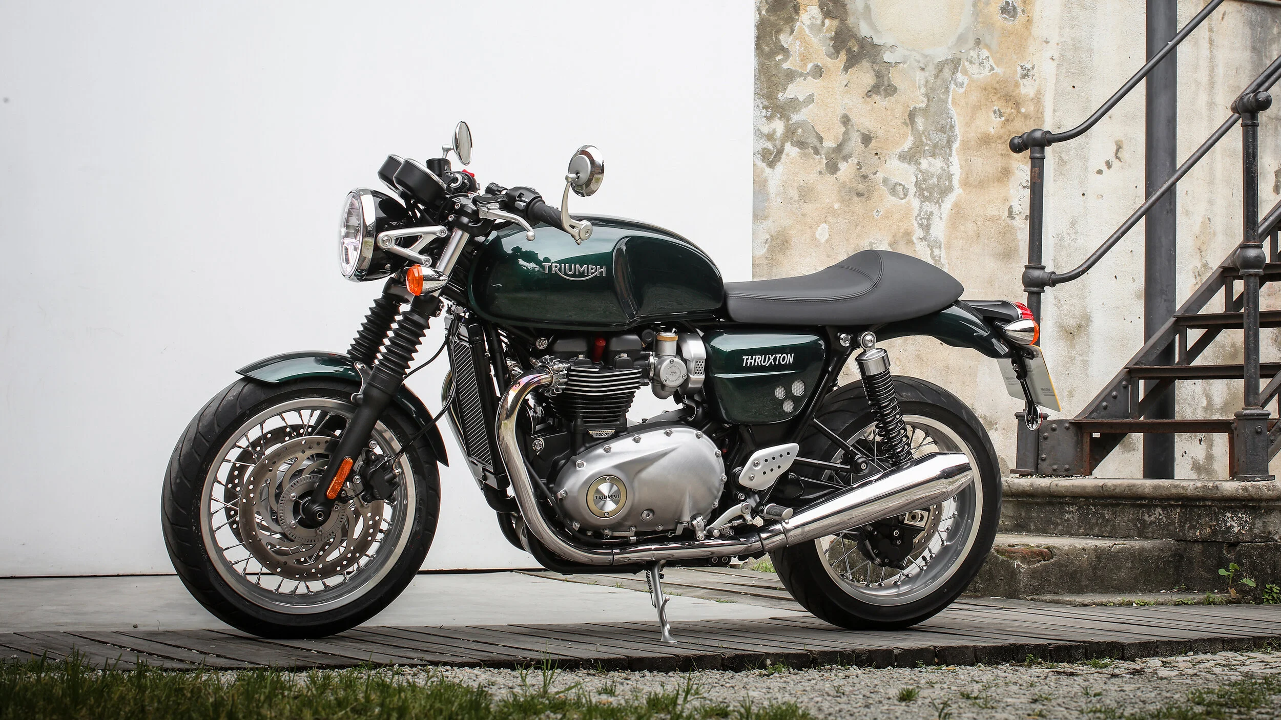 2016-triumph-thruxton1200-4.jpg