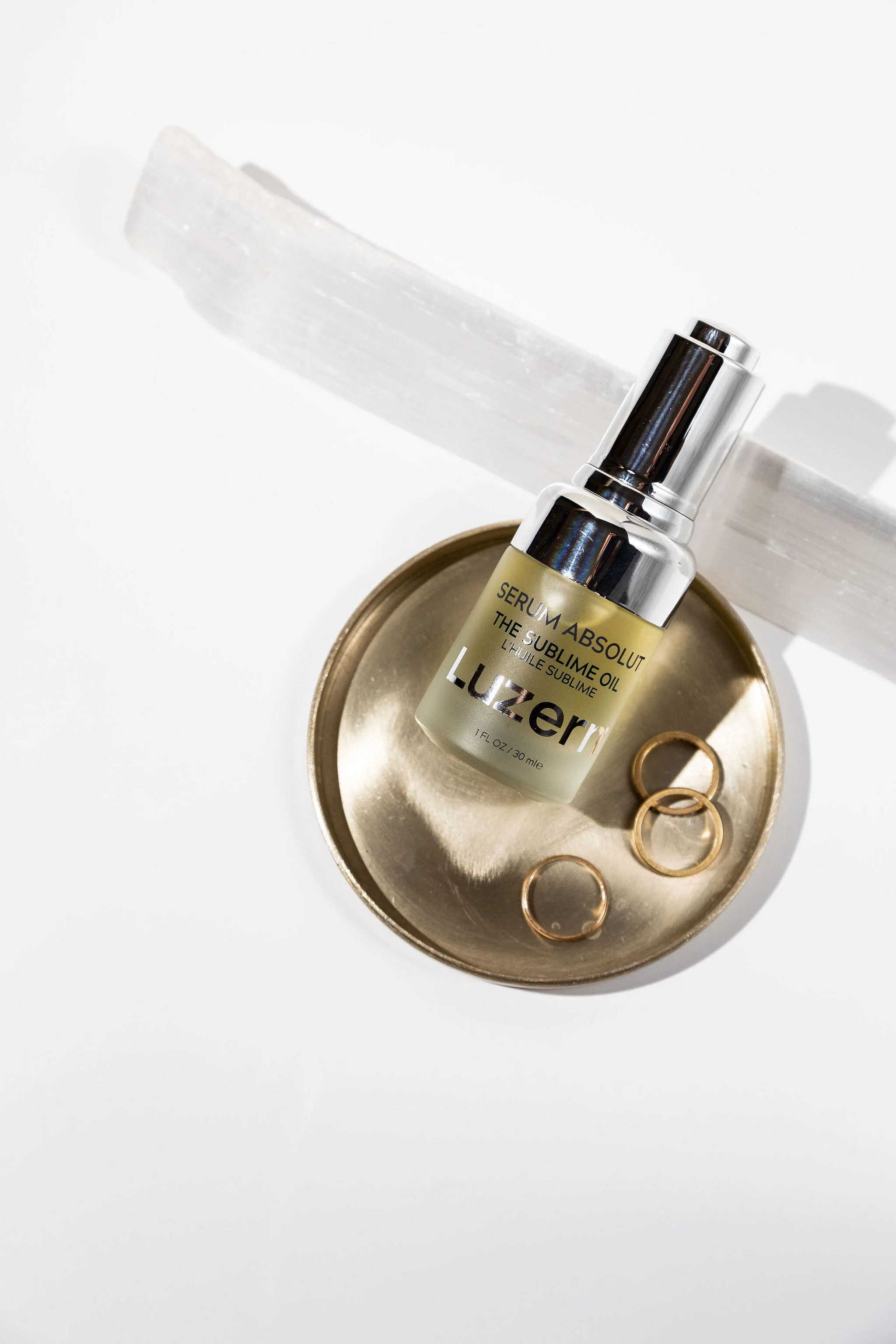 face-oil-serum-hart-and-highland-luzern.jpg