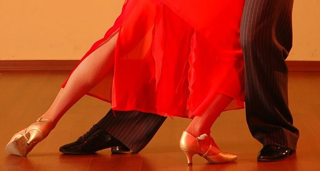 dancing-929818_1920.jpg