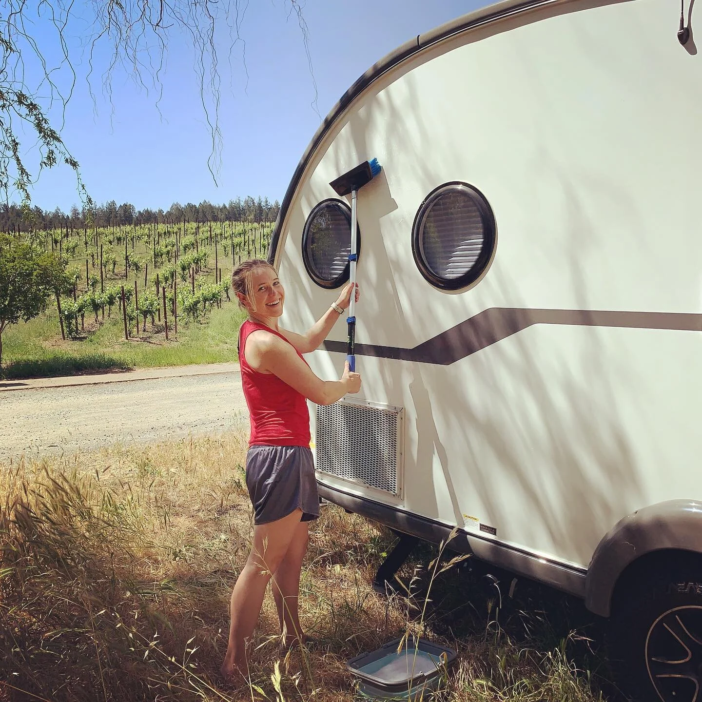 We kept PE@RL at the winery where I worked for 5 months which was awesome since it was free but storing the camper outside under trees meant it was covered in bird poop and pollen. So it was time for a good bath and a move to a covered storage unit. 