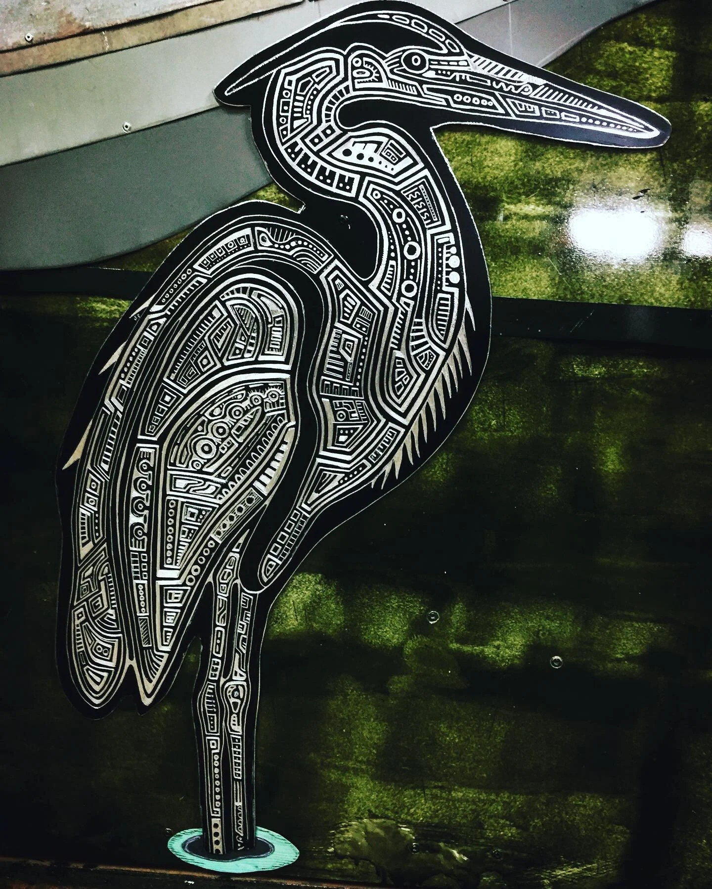 Throwback to a few years ago in🇨🇦

This Great Blue Heron was carved into aluminum, and was my personal contribution to a wonderful work of art by @davehindthingmaker and over 500 collaborators:)

I love how the shine really makes my designs POP!

#