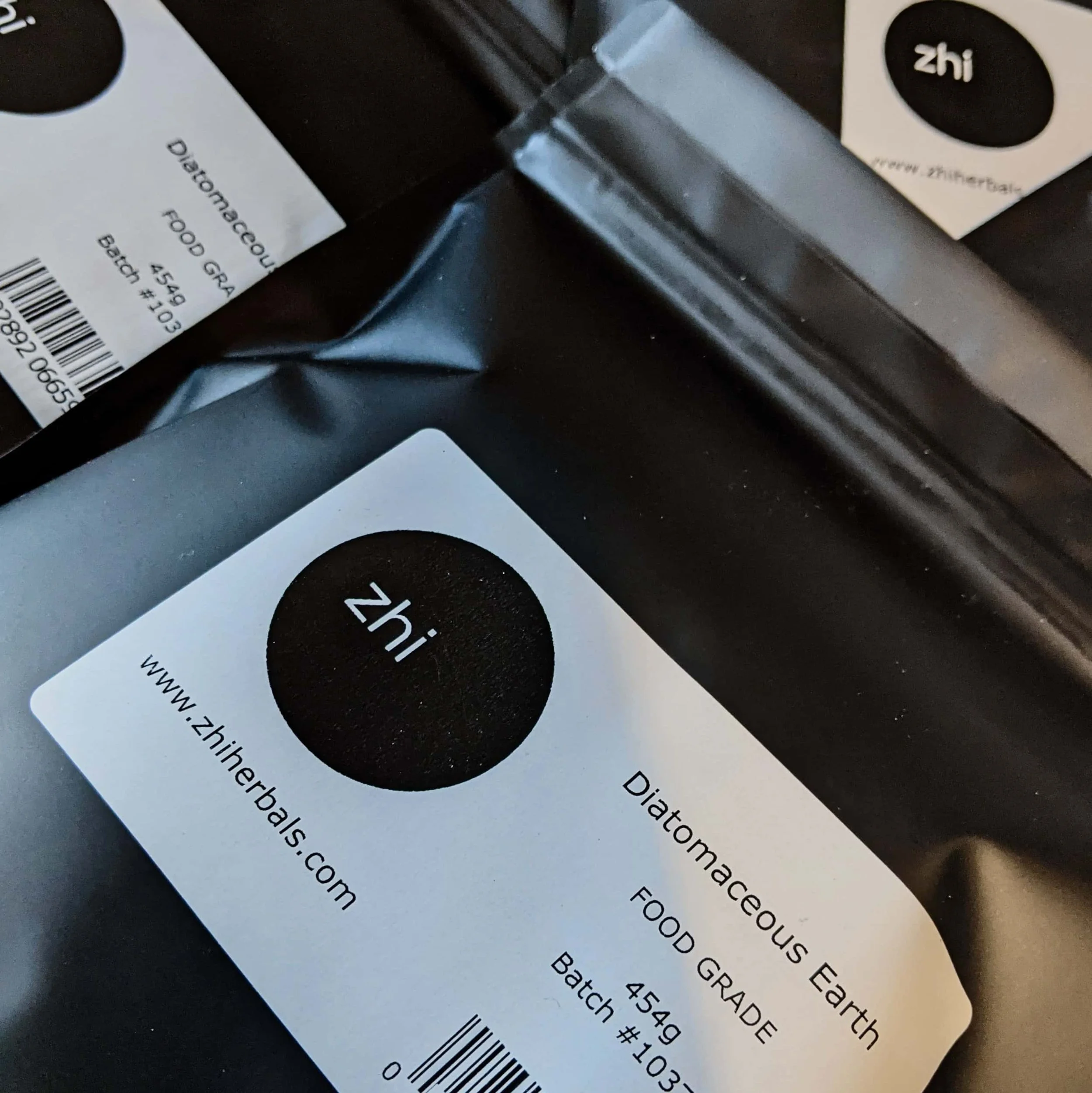 6 Ways To Use Diatomaceous Earth — Zhi Herbals