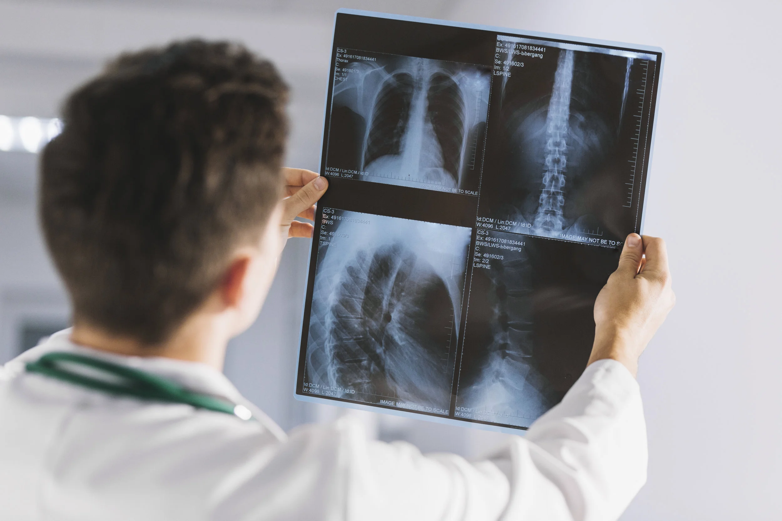Doctor-watching-x-ray-shot.jpg