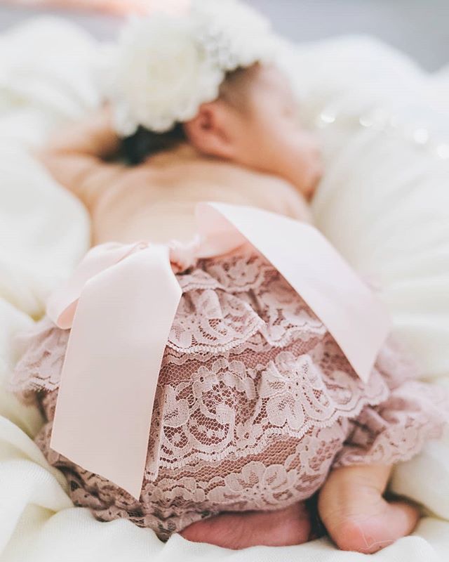 8 days till Christmas 🎄💕 💗Peyton💗

#peonyandpoe #7daysold #1weekold #jacksonvillephotographer #pontevedraphotographer #nocateephotographer #familyphotographer #newbornphotography #photographer #photoshoot #newbornbaby #newbornphotographer #newbor