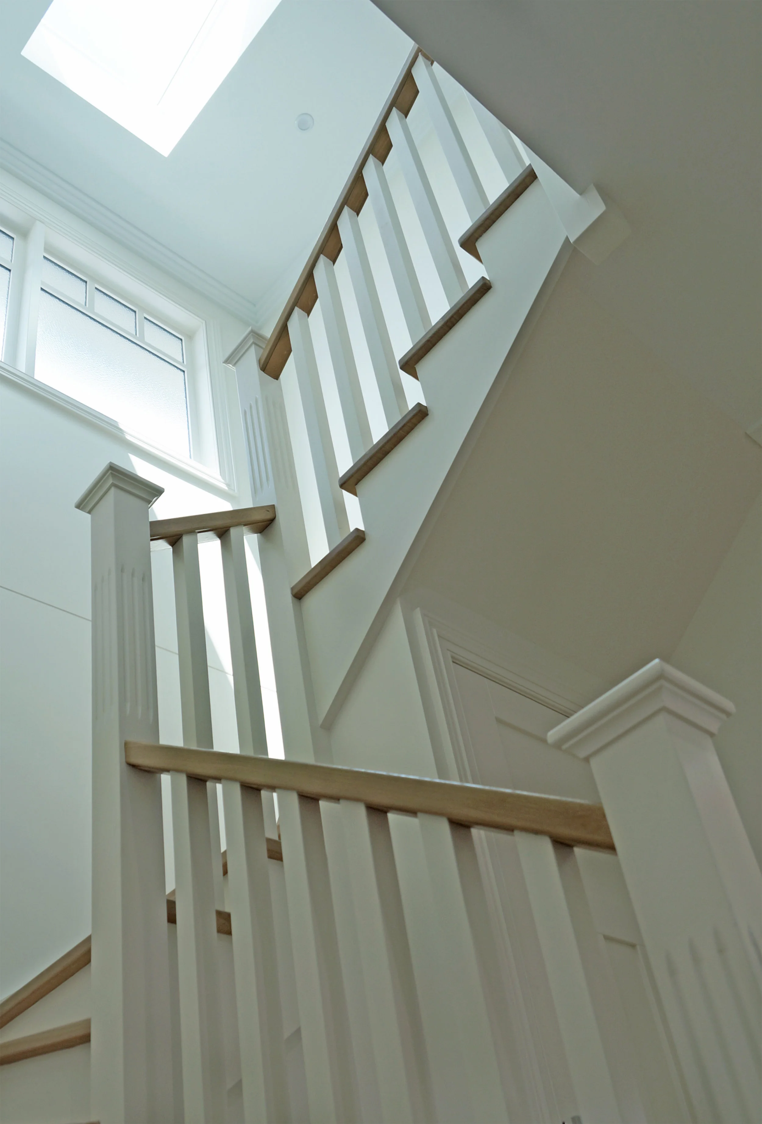 7. Queen - Stairs.JPG