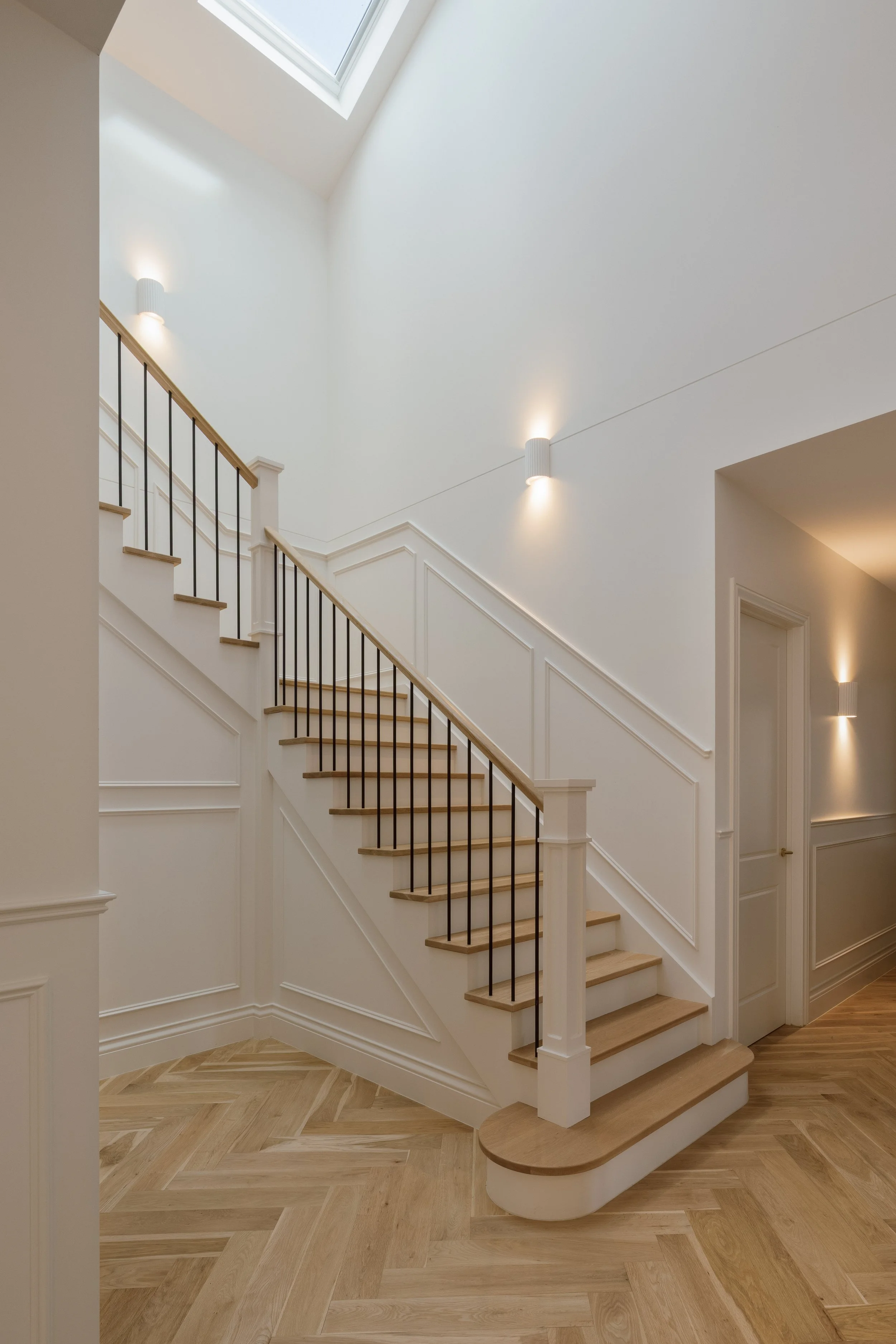 (P) Savvy Homes - Spavin Stairs & Entry.jpg