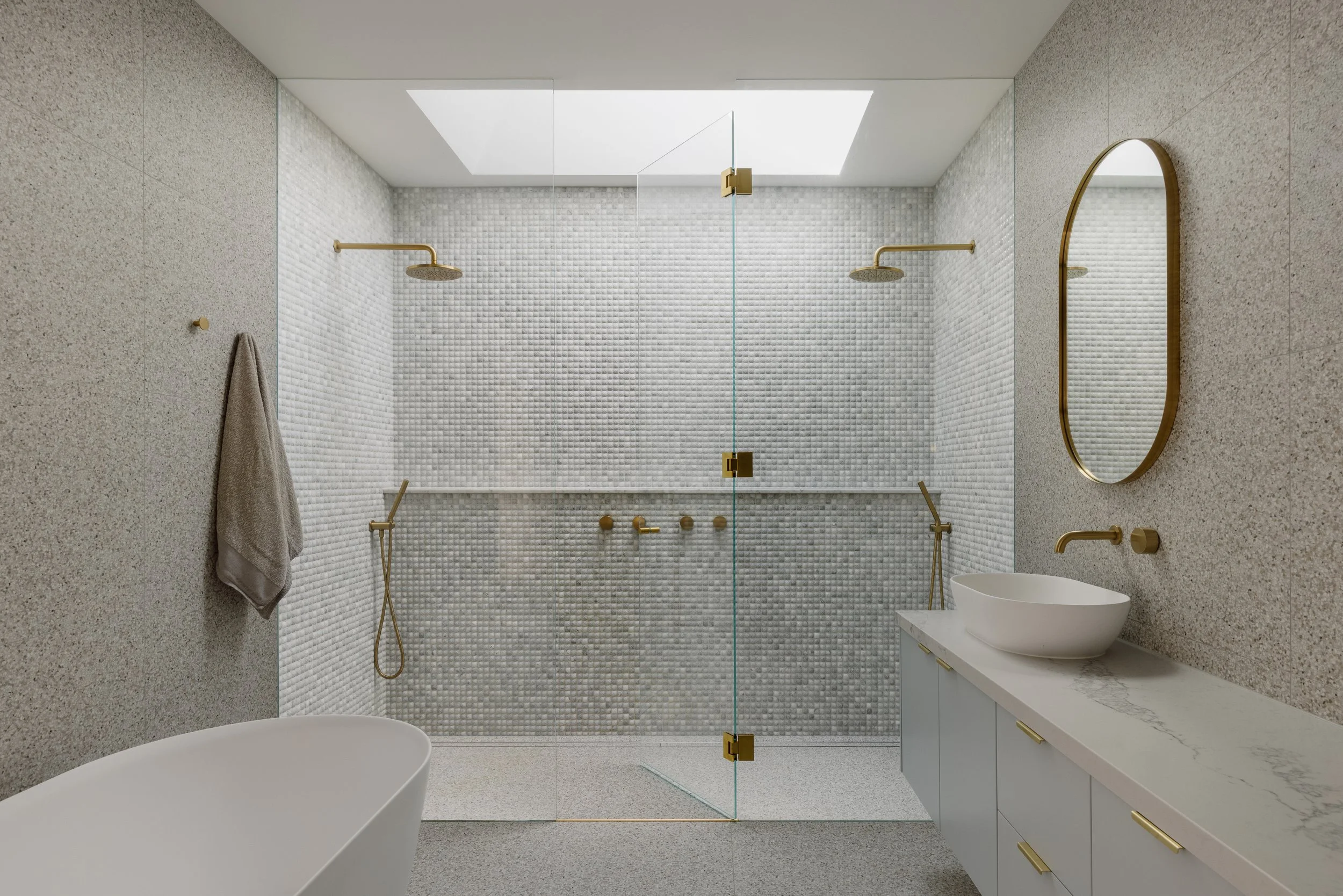 Savvy Homes - Spavin Ensuite Bath, Shower & Vanity.jpg