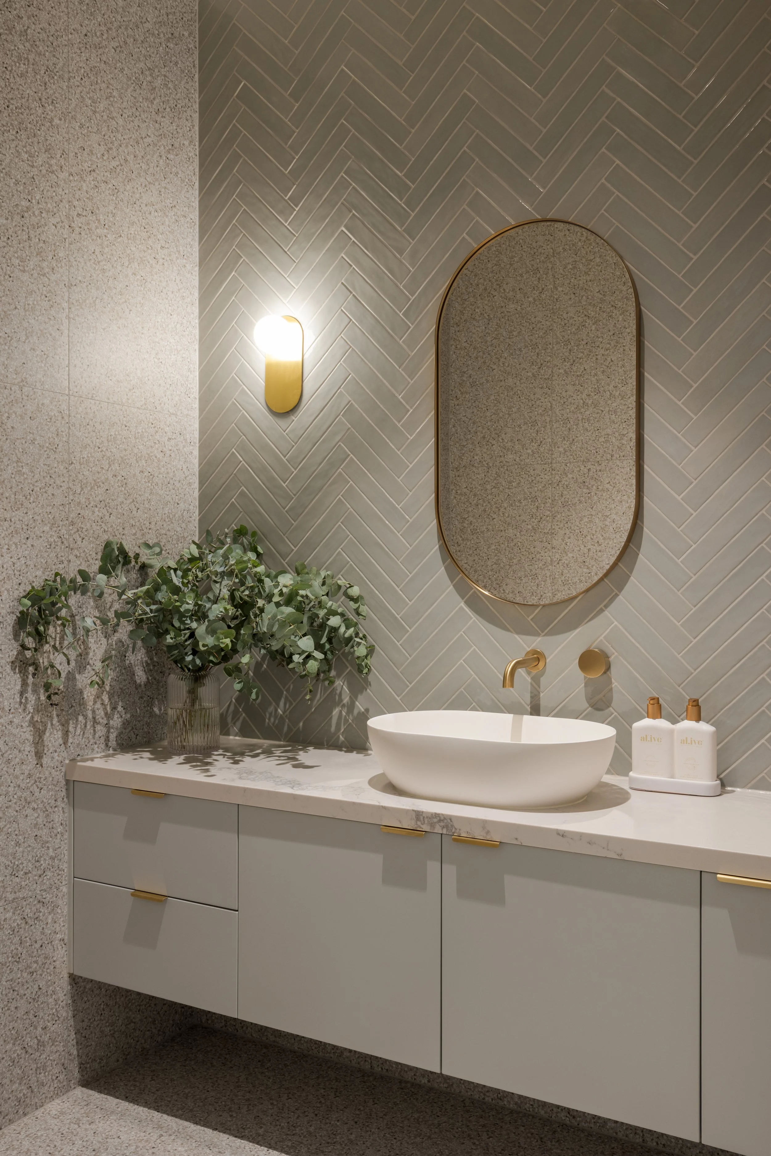 (P) Savvy Homes - Spavin Powder Room.jpg