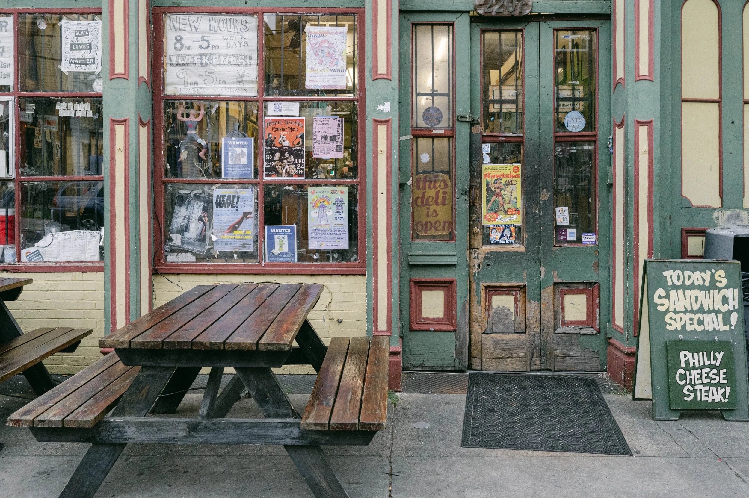 230615GBHxDSdeli_236.jpg