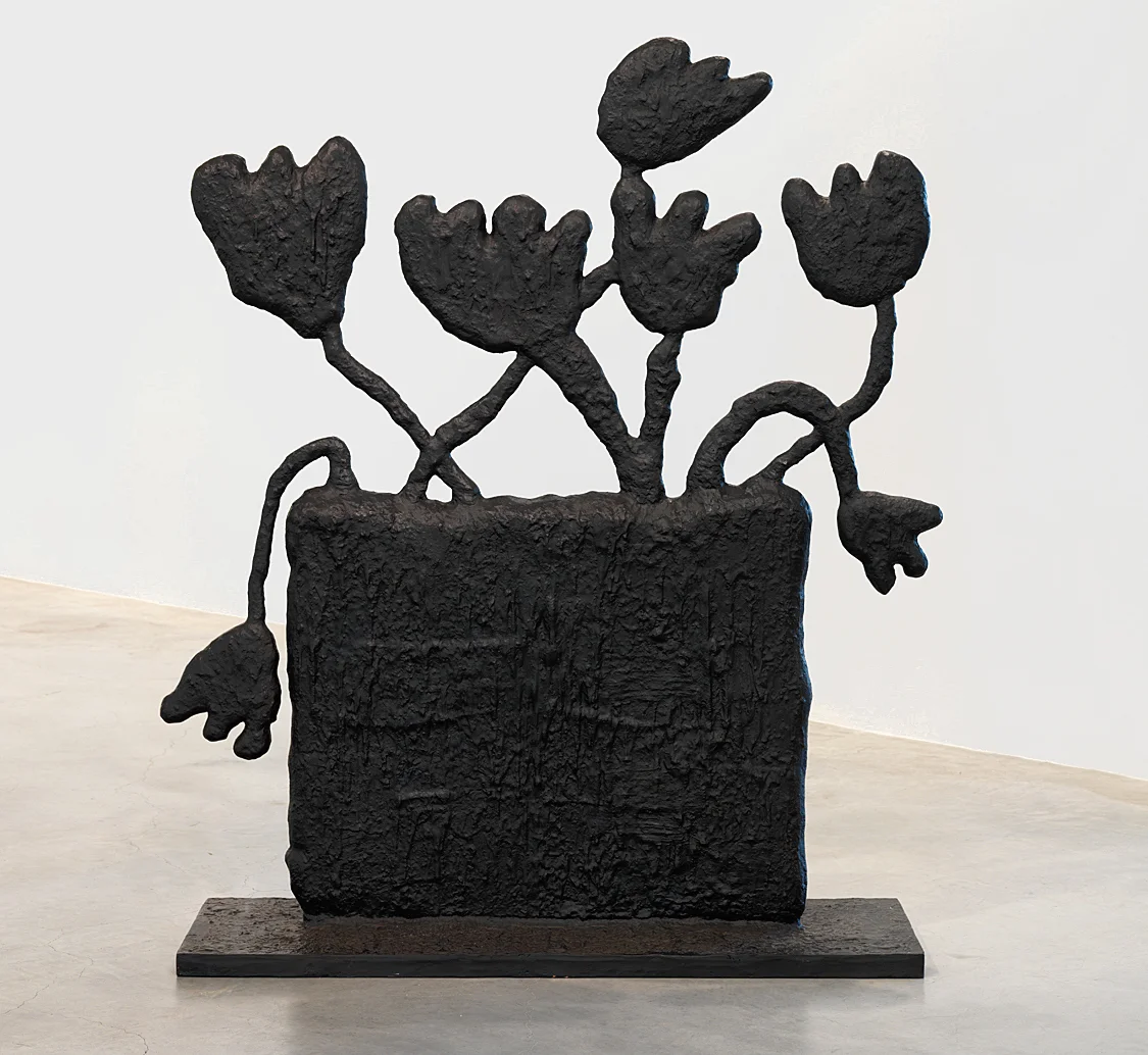  Donald Baechler   Flowers   2006  bronze  62 x 55 x 14.5 in / 157.5 x 40 x 37 cm  Edition of 8 + 2 APs 