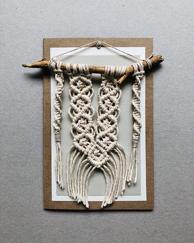 Another mini macrame card.
.
.
.
.
.
#art#arte#handmade#cards#macrame#minimacrame#earthy#erathtones#stringart#texture#custommade#wallhanging#pattern#originalart#laart