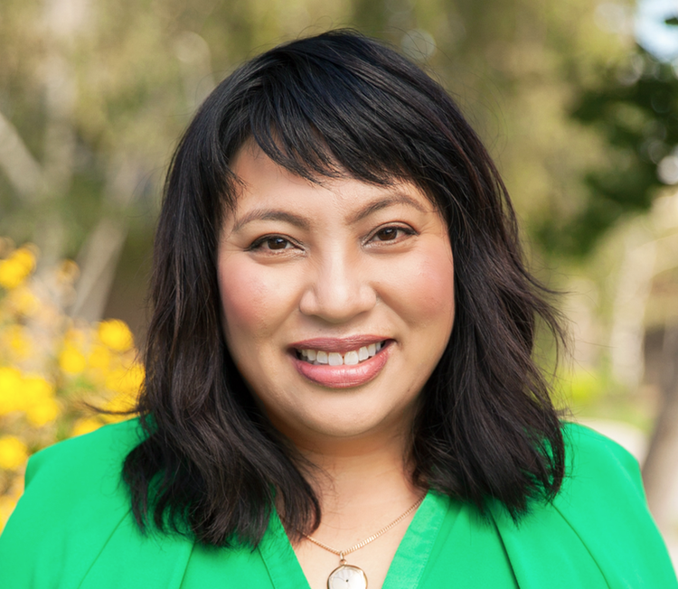 Gayle Romasanta - Writer, Editor, Publisher