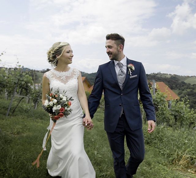 That's how we say dreamteam💐💍 #dreamteam #wedding #southstyria #kitzeck #bride #groom #hochzeit #s&uuml;dsteiermark #leibnitz #weddingdress #weddingflowers